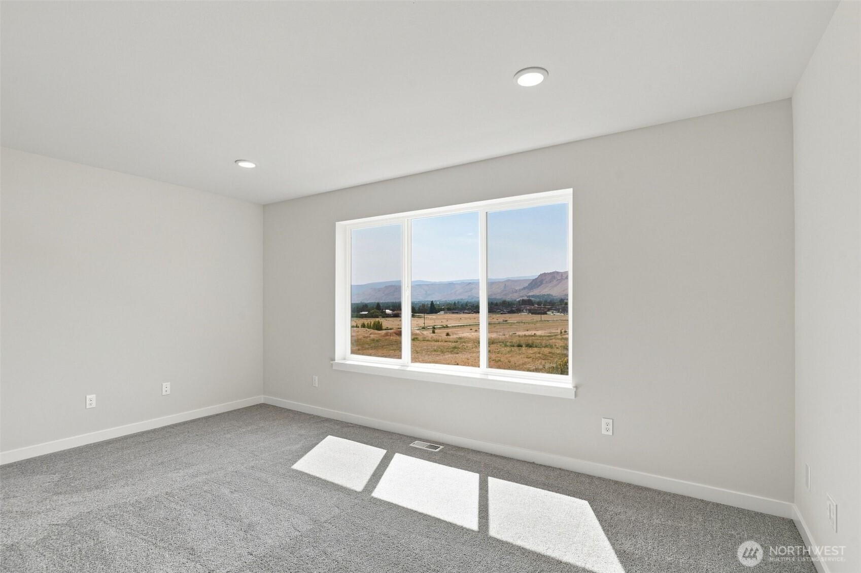 2114 Plumridge Court Property Photo 23