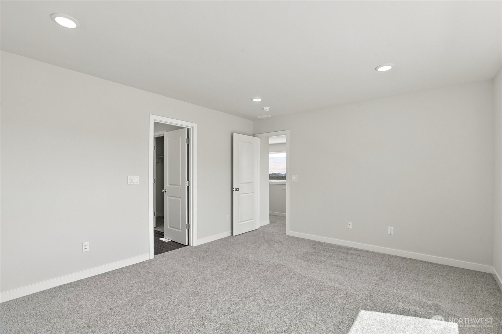 2114 Plumridge Court Property Photo 24