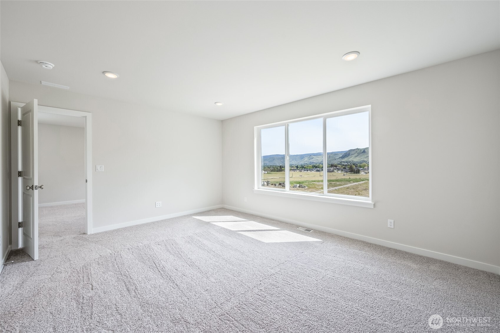 2114 Plumridge Court Property Photo 28