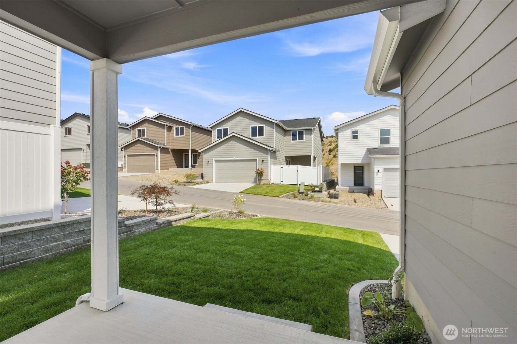 2114 Plumridge Court Property Photo 34