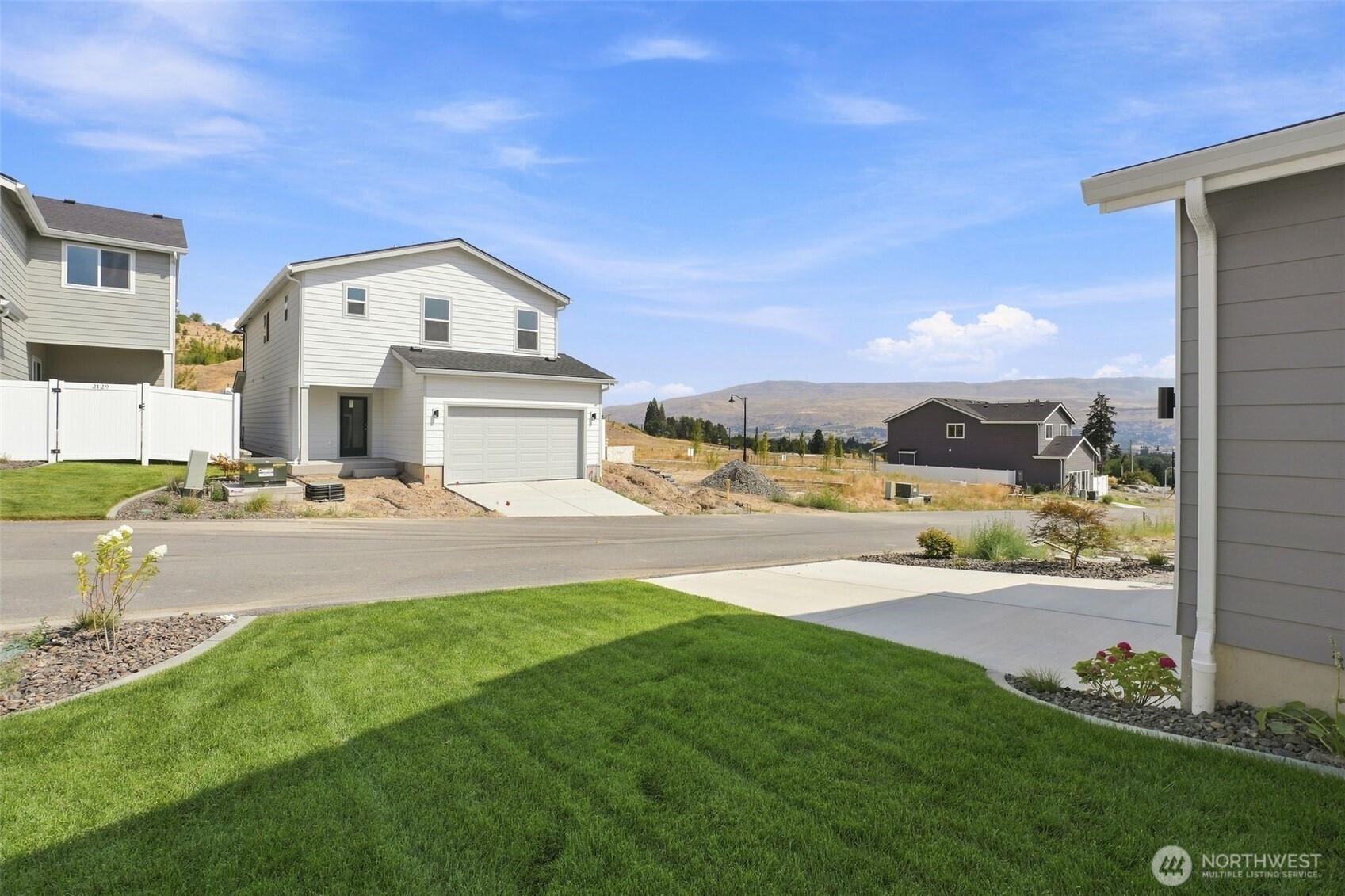 2114 Plumridge Court Property Photo 35