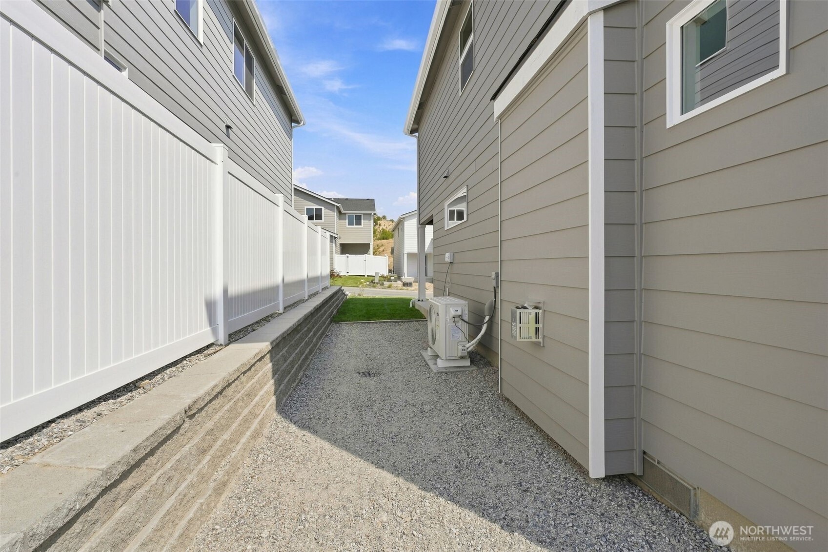 2114 Plumridge Court Property Photo 36