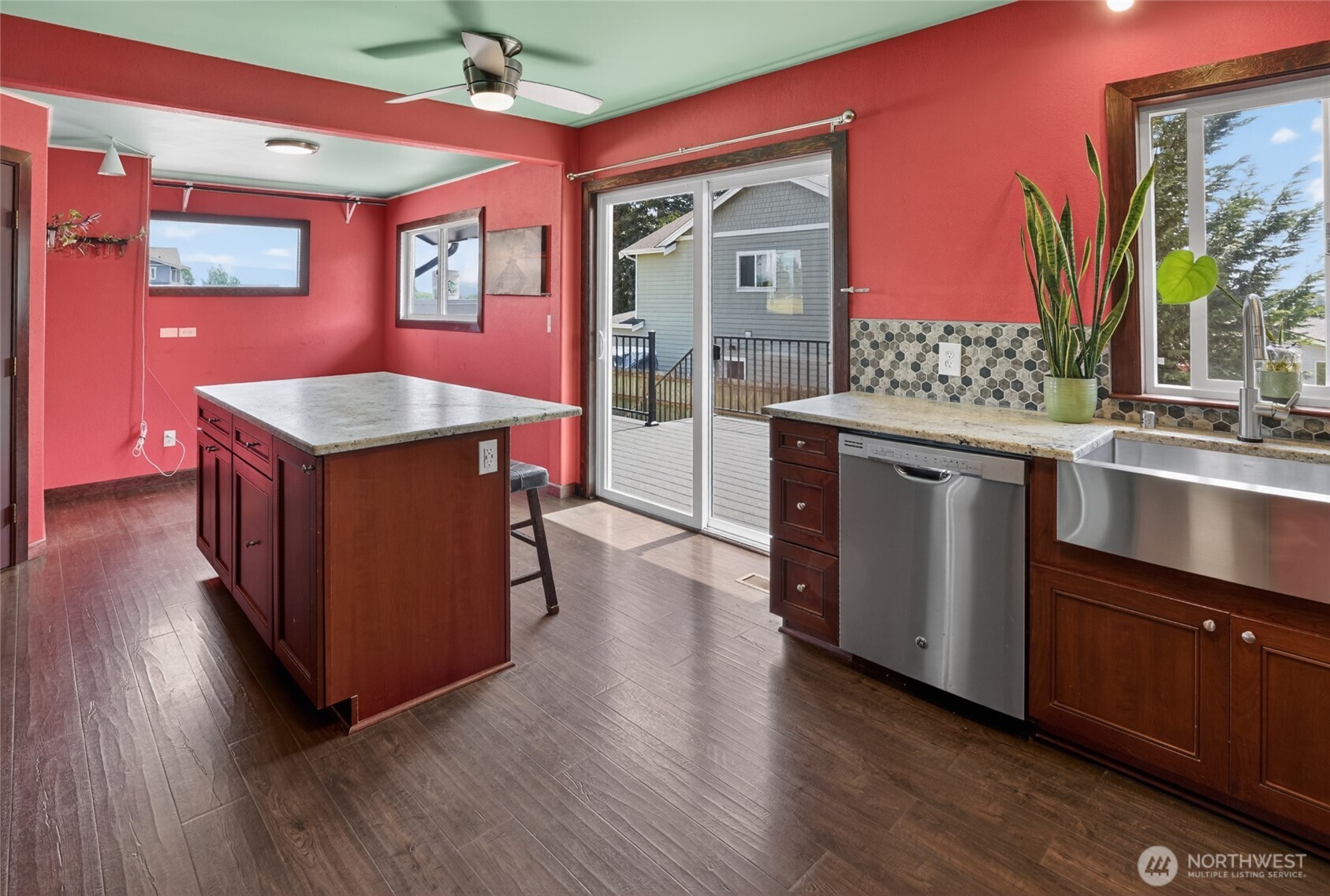 1789 Kok Road Property Photo 3