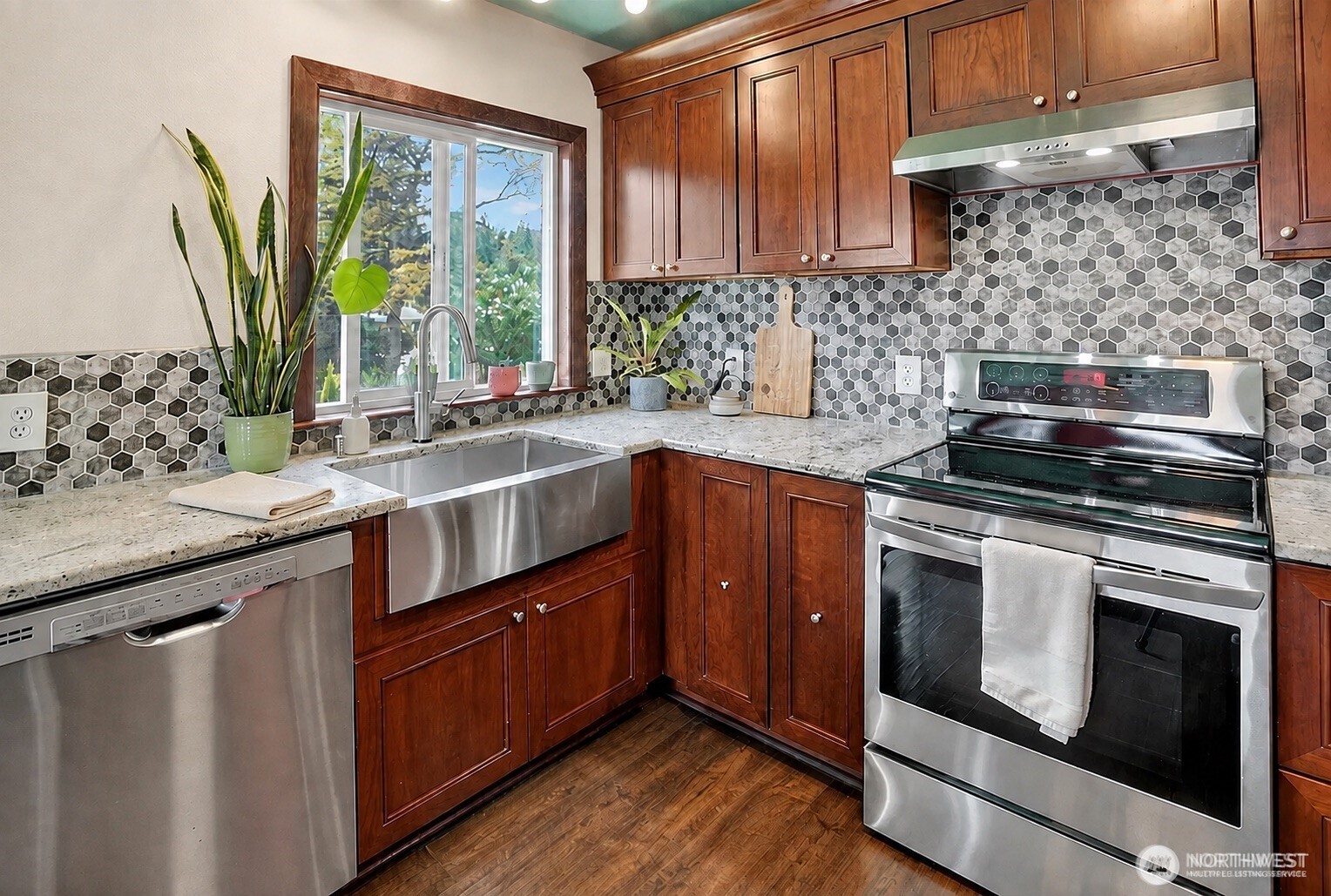 1789 Kok Road Property Photo 4