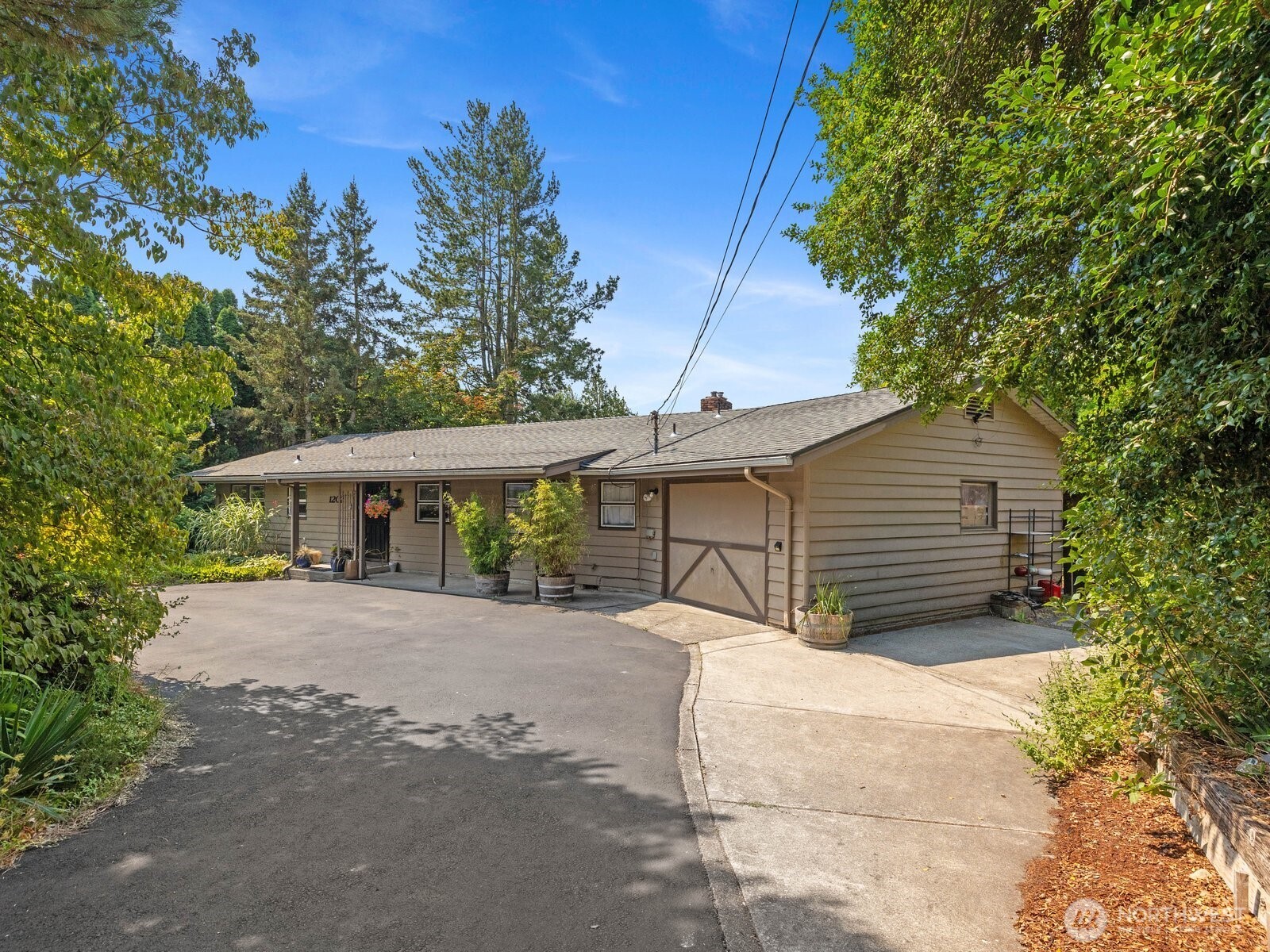1202 Pine Avenue Property Photo 4