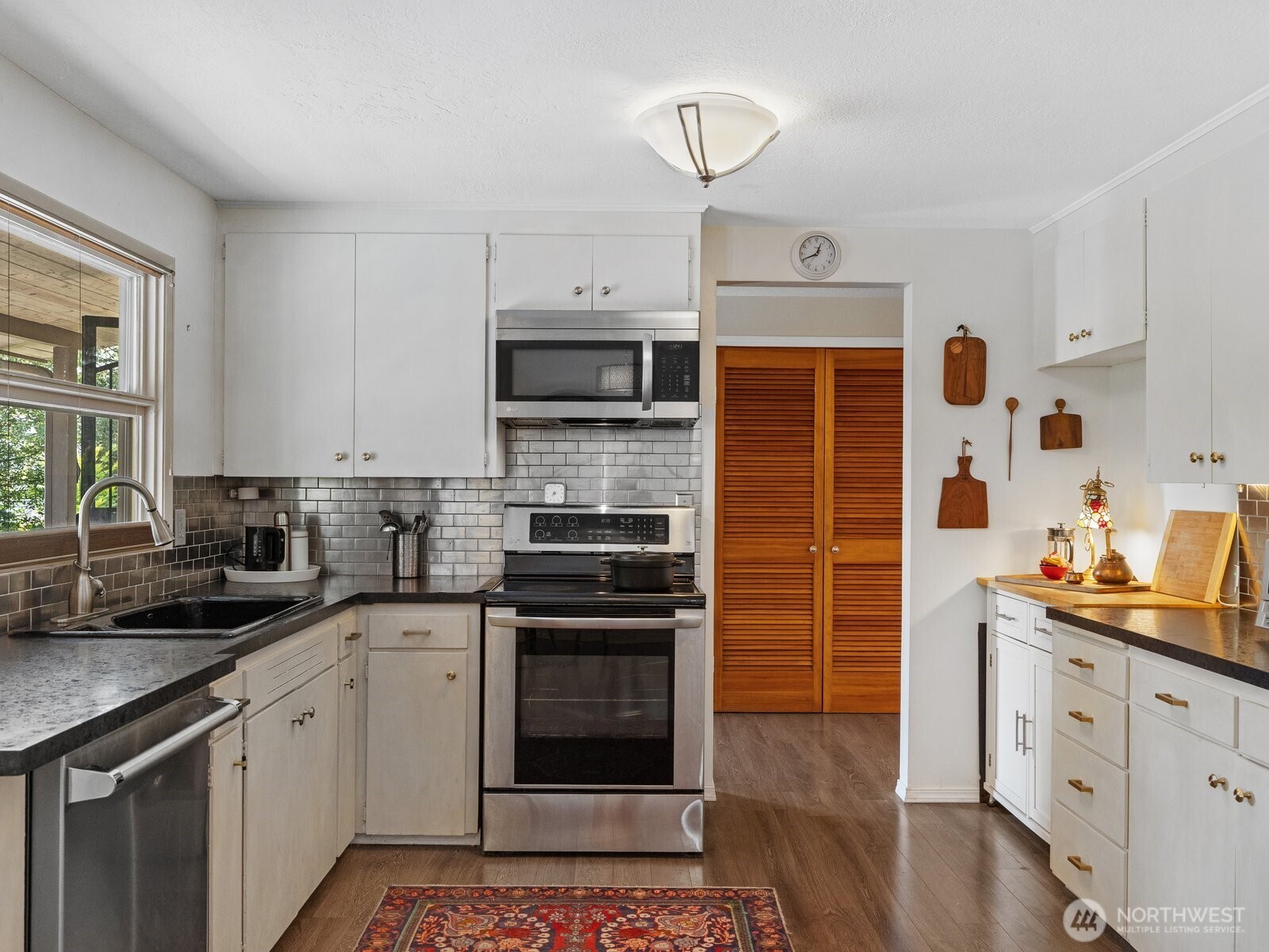 1202 Pine Avenue Property Photo 11