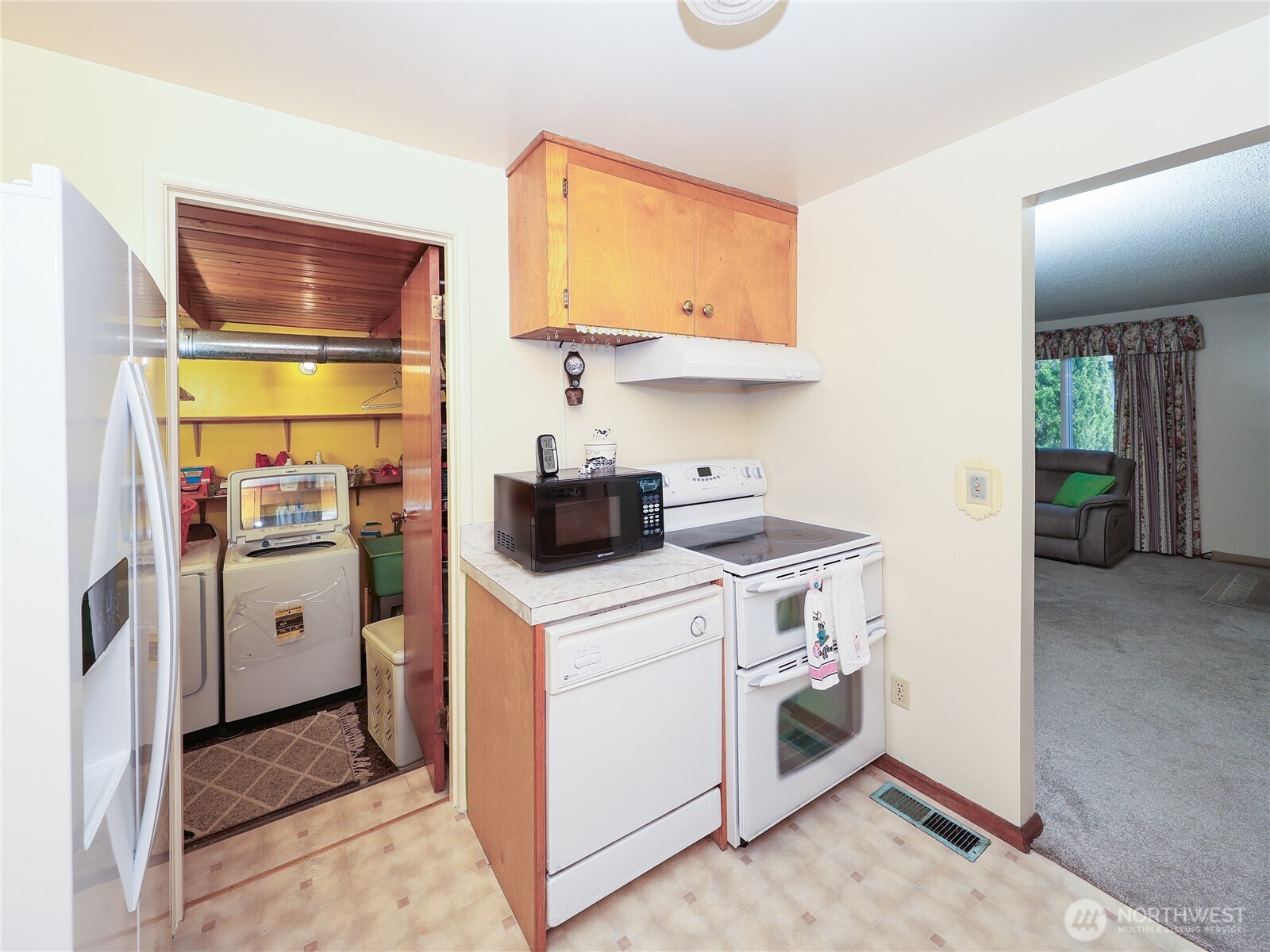 25033 20th Avenue Property Photo 9