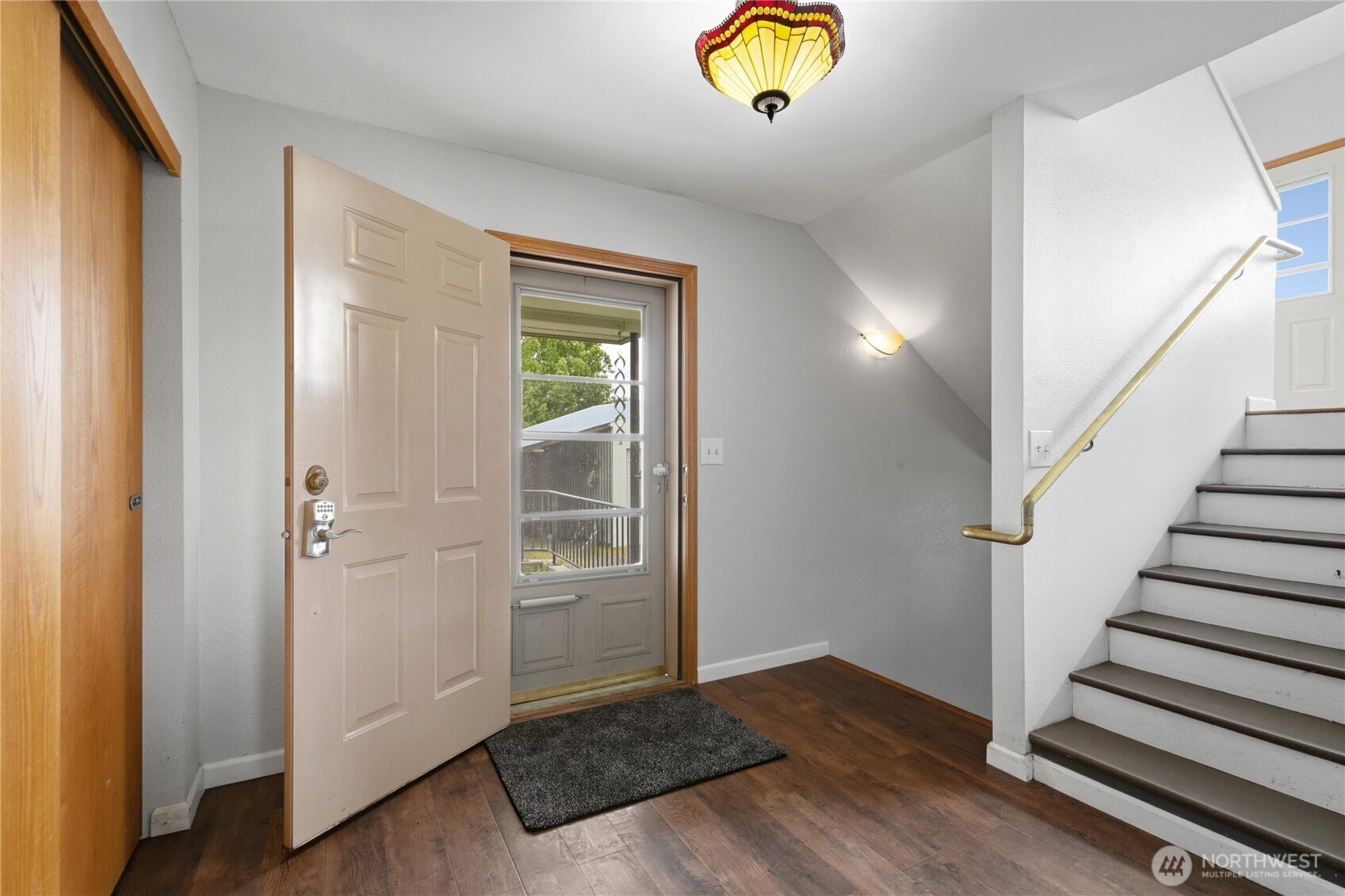 1605 S 80th Avenue Property Photo 4