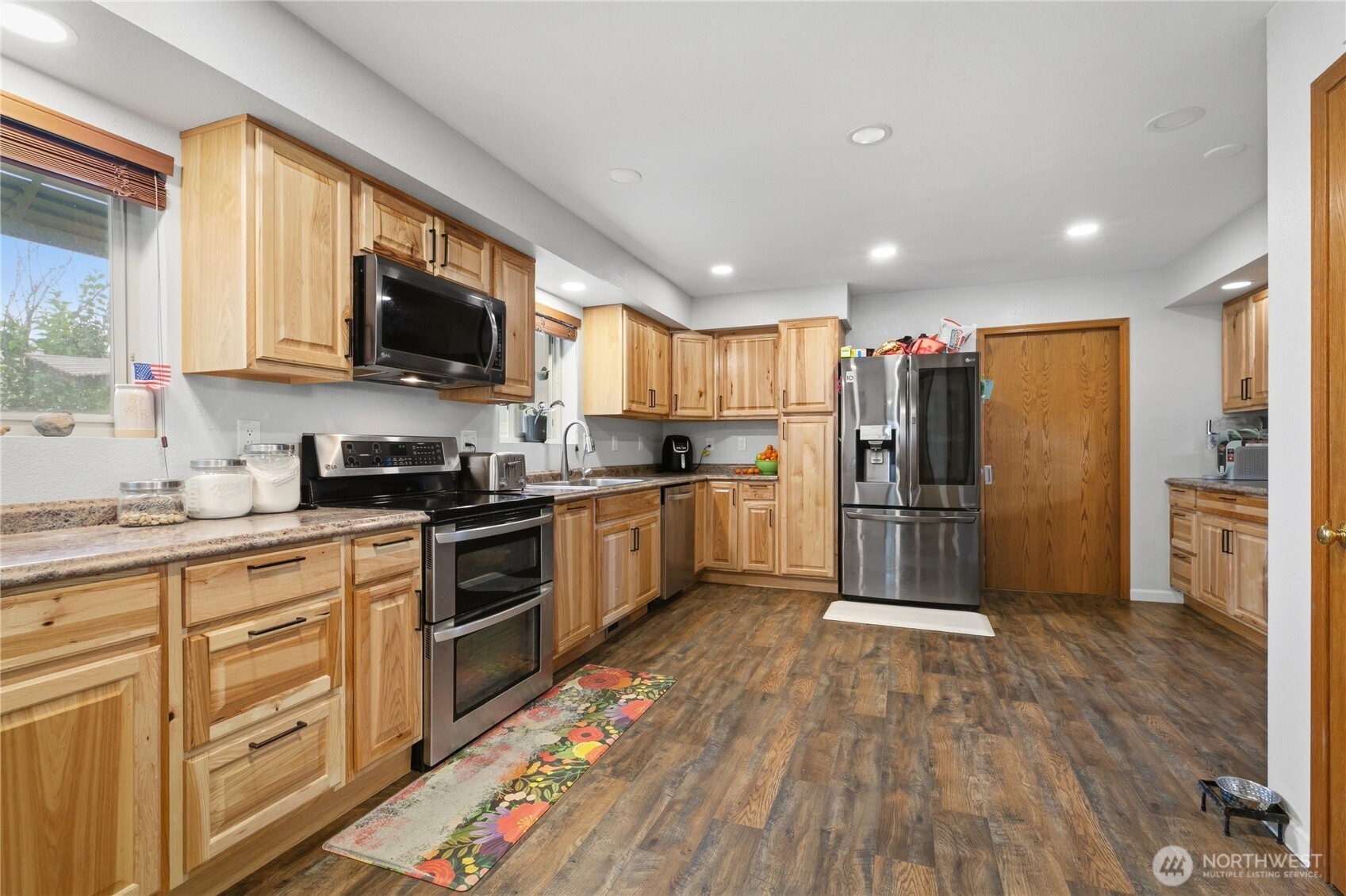 1605 S 80th Avenue Property Photo 8