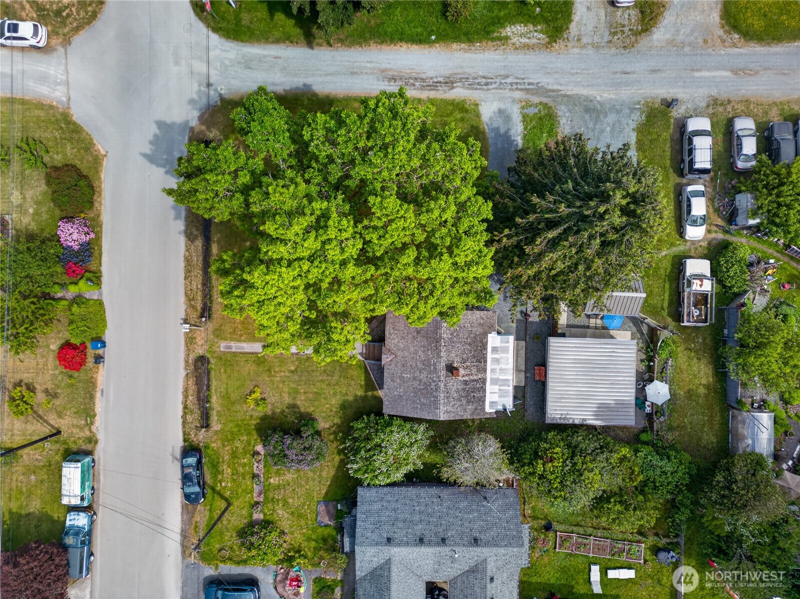 501 35th Street Property Photo 5