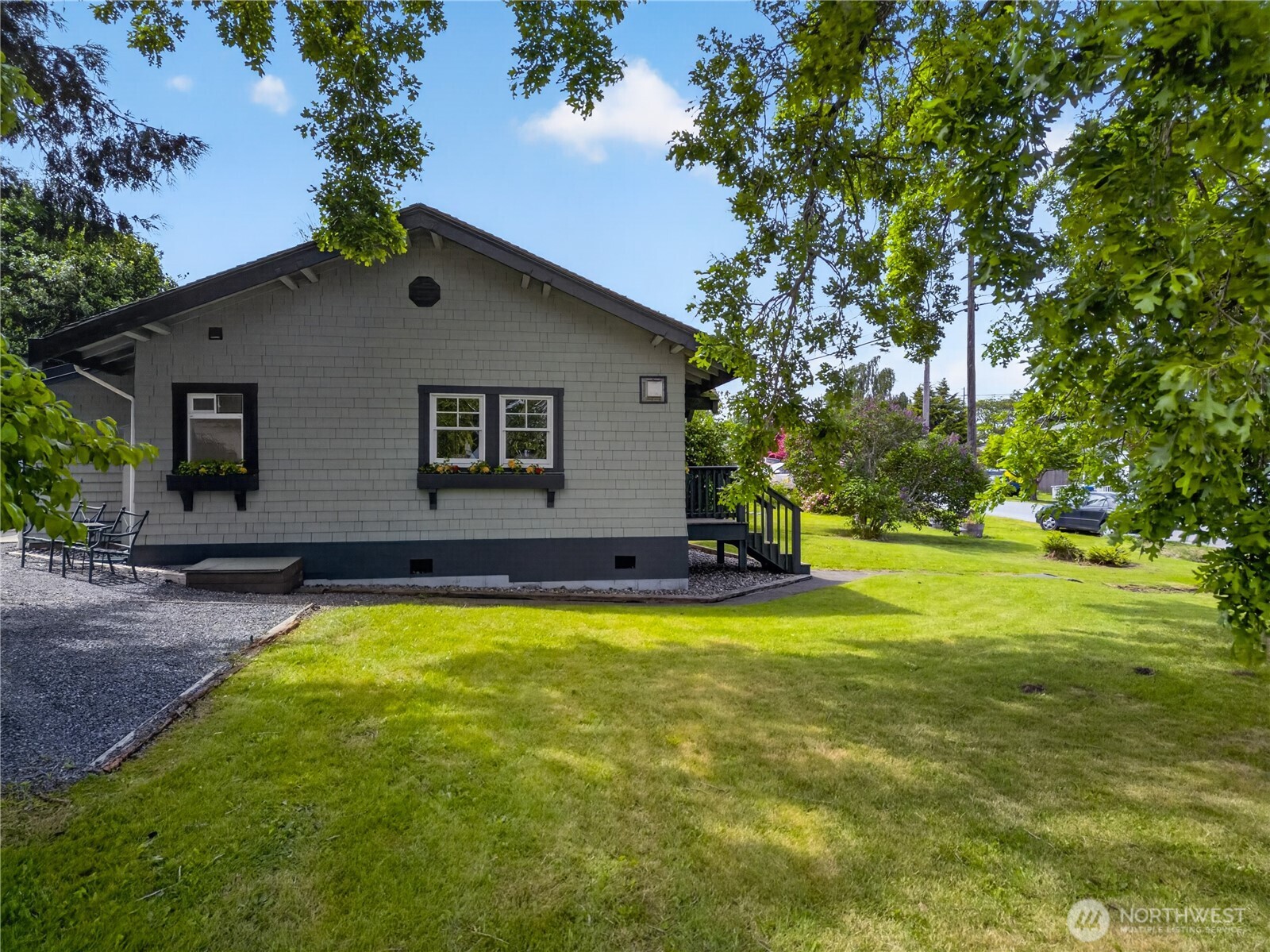 501 35th Street Property Photo 6