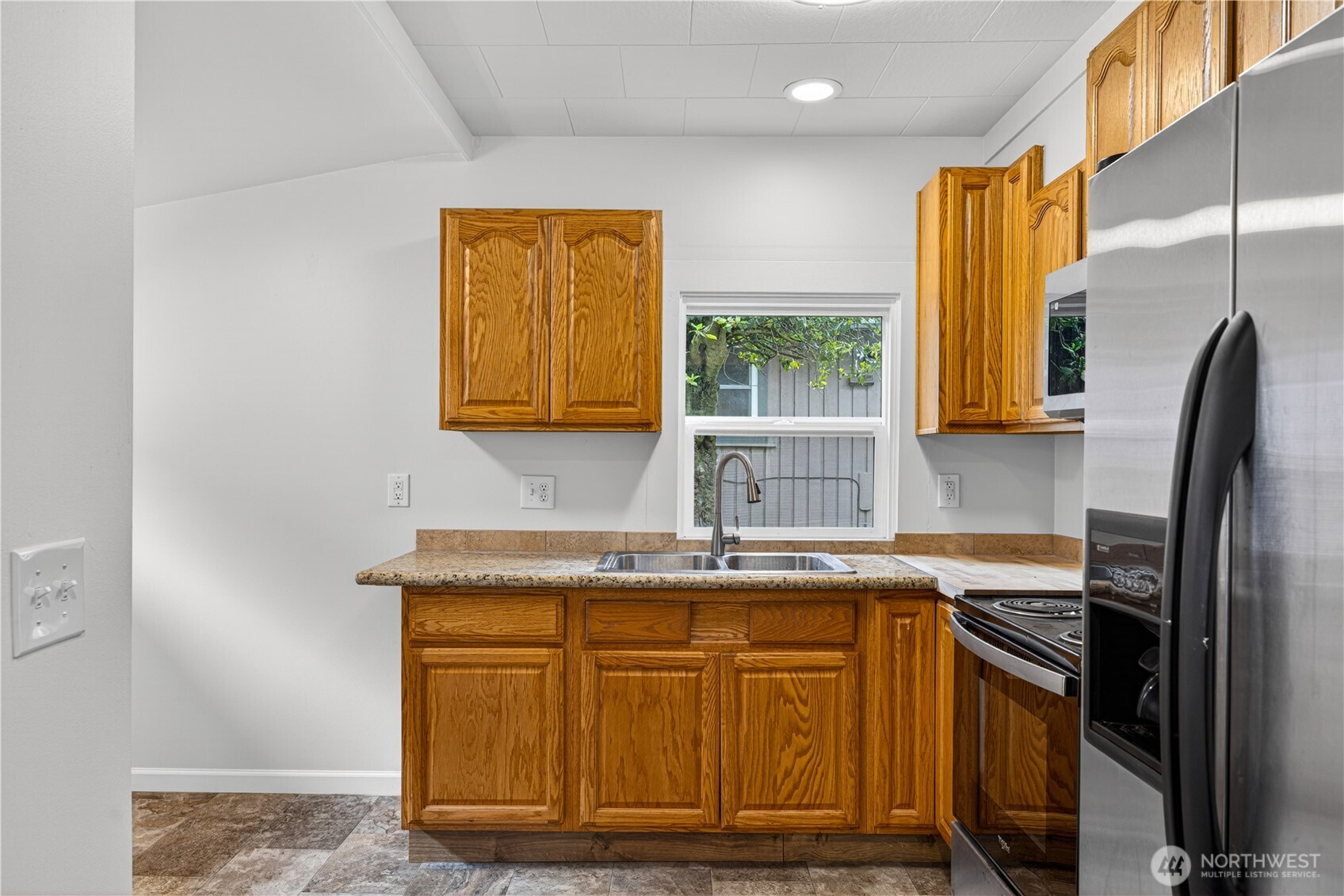 501 35th Street Property Photo 10