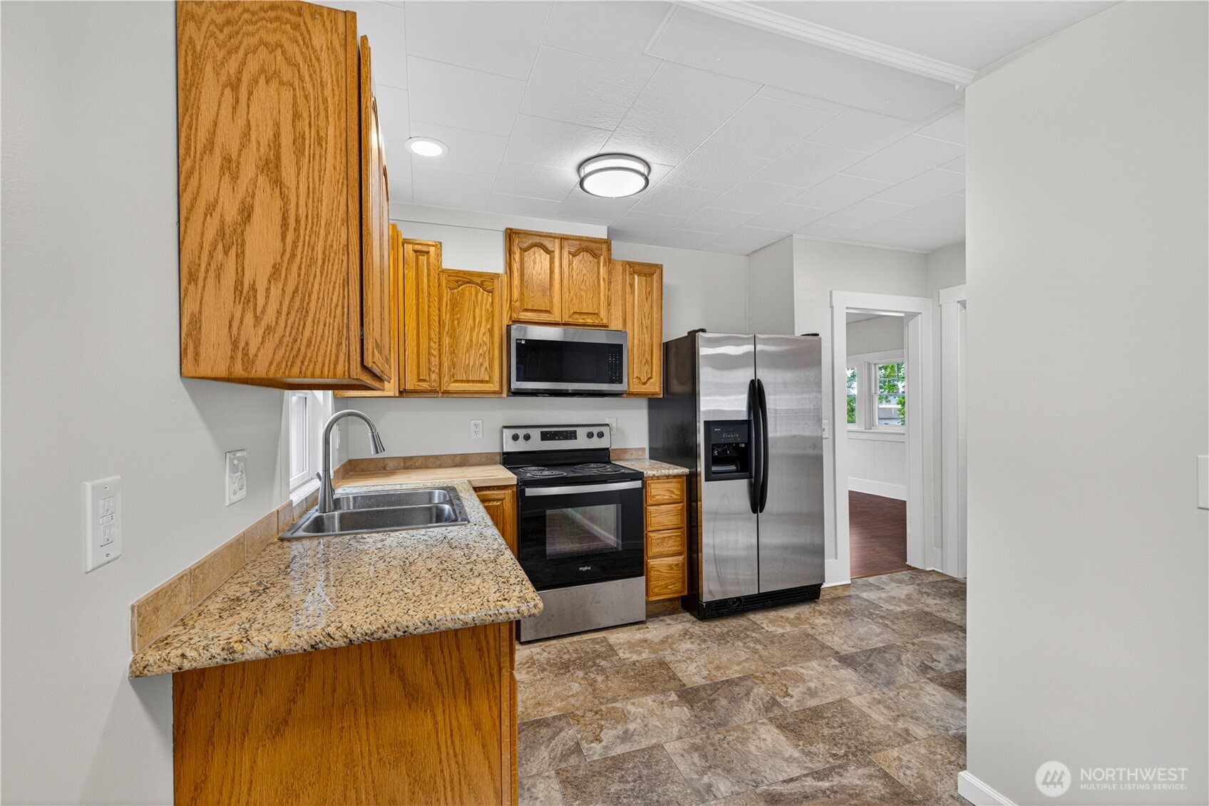 501 35th Street Property Photo 11