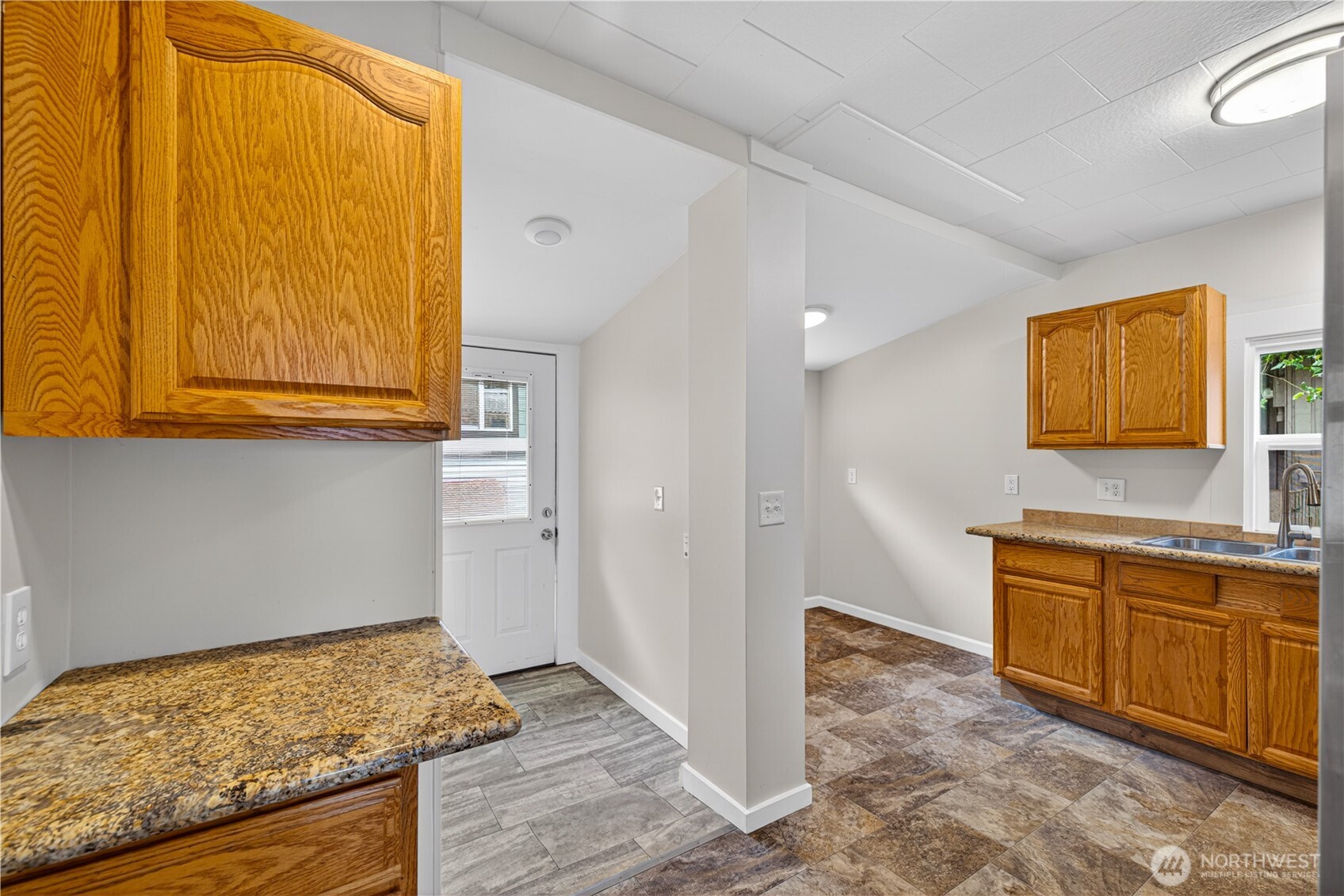 501 35th Street Property Photo 13
