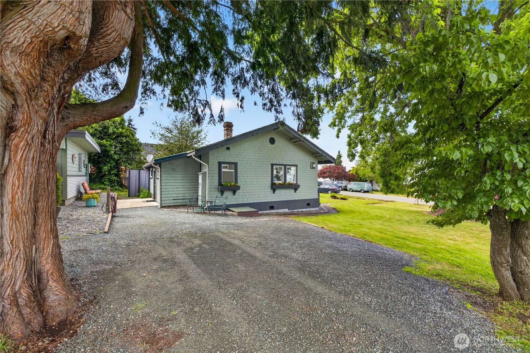 501 35th Street Property Photo 29