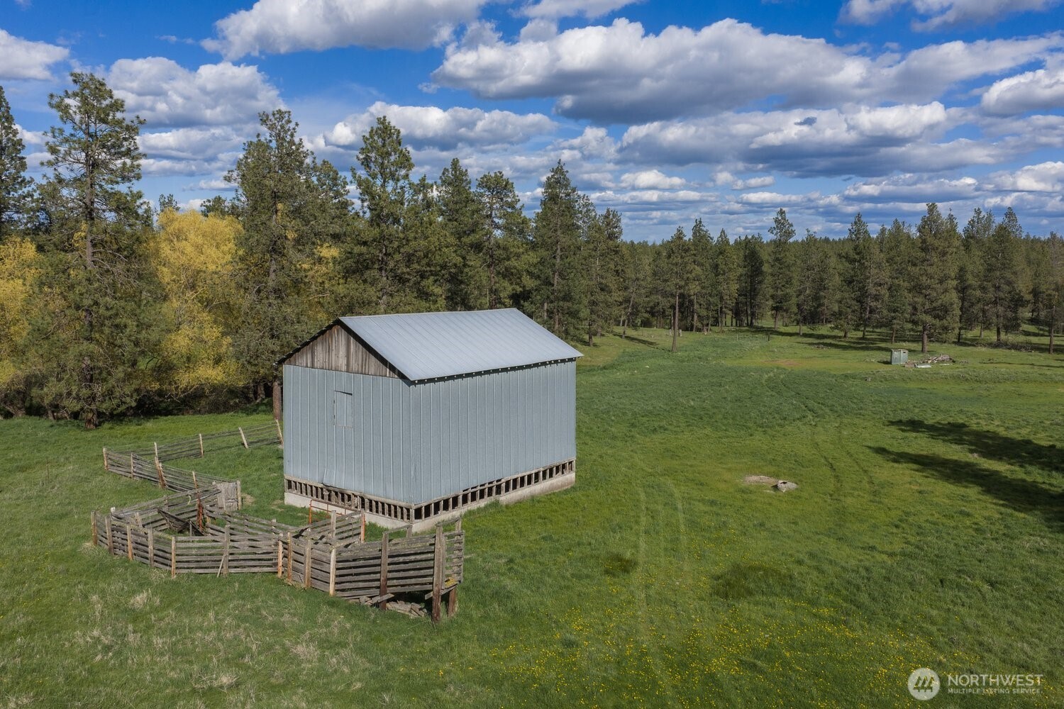 32312 North Pine Creek Road Property Photo 10