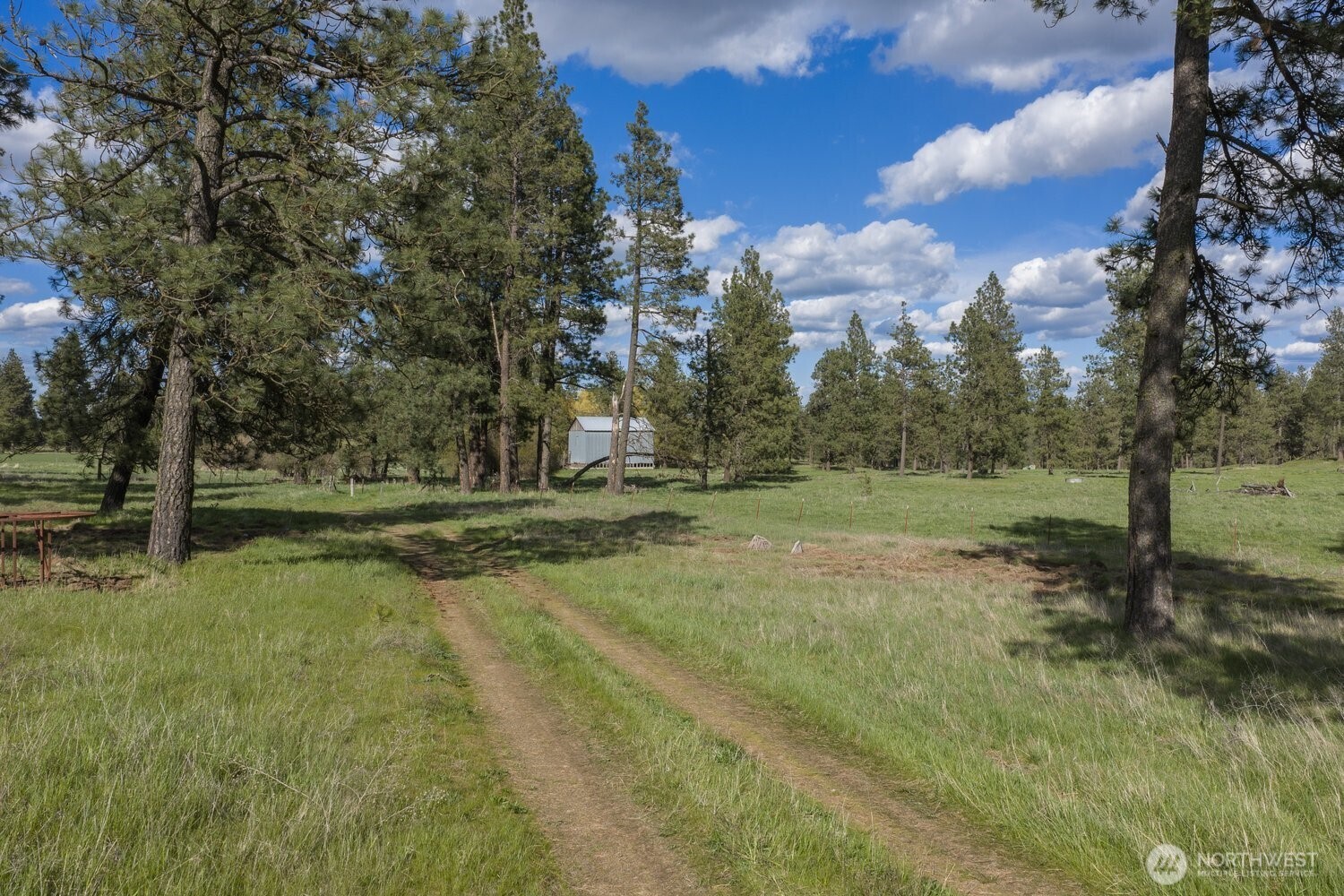 32312 North Pine Creek Road Property Photo 15