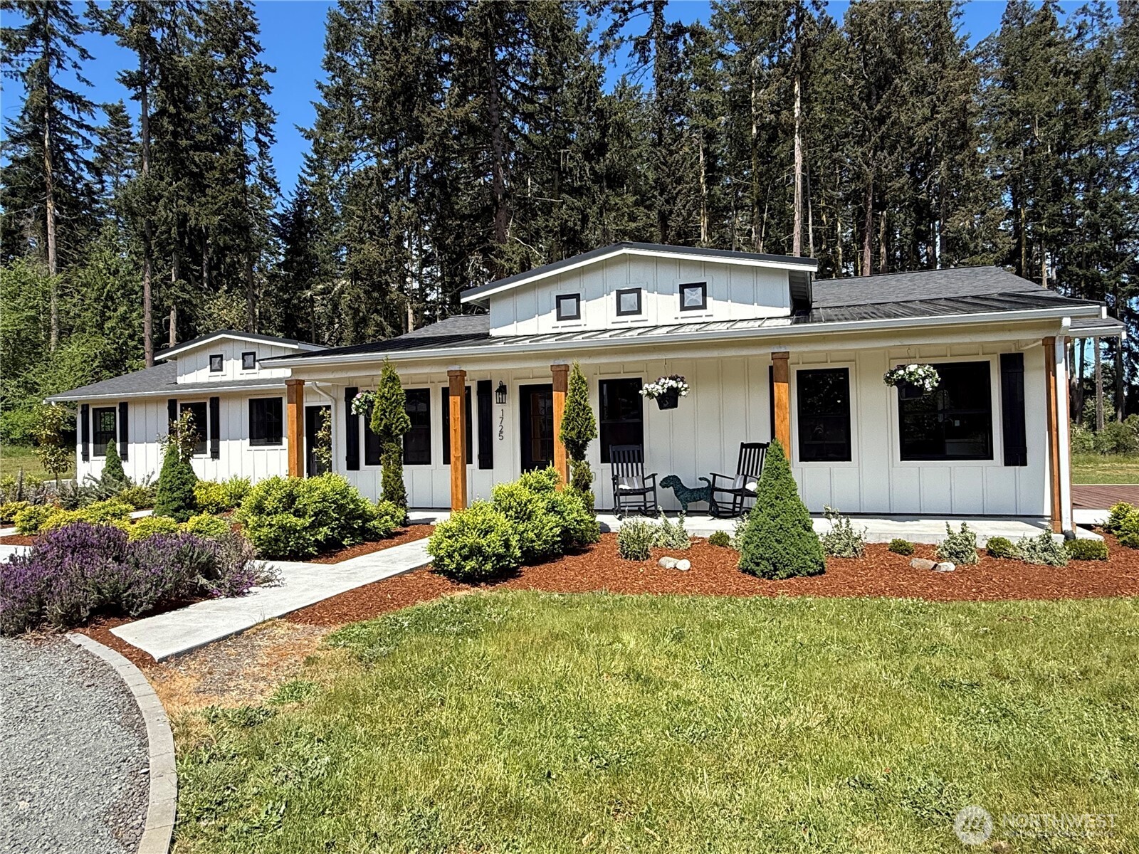 1725 Woodcock Road Property Photo 1