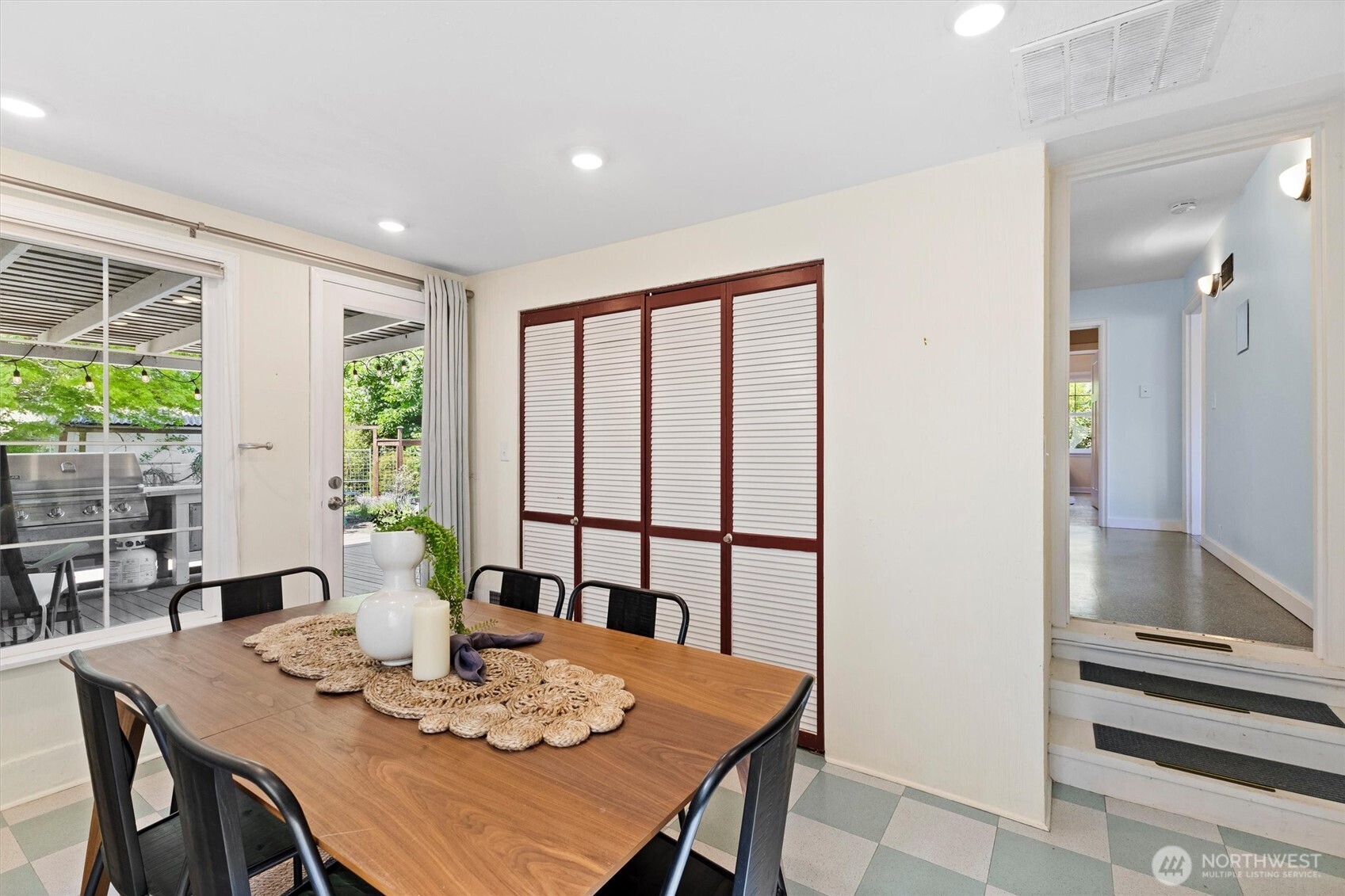 2709 Lynn Street Property Photo 10
