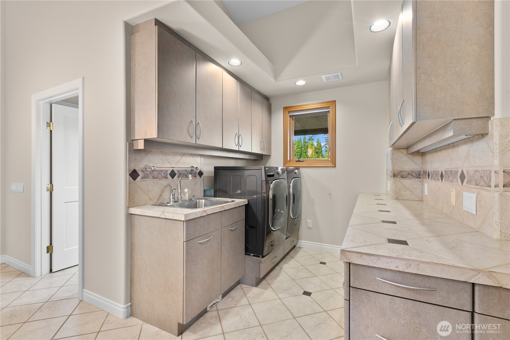 1409 Marietta Avenue Property Photo 22