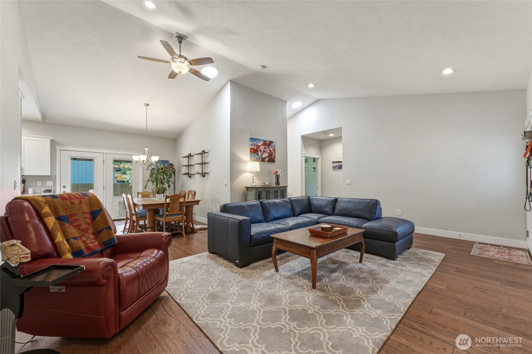 724 Juniper Street Property Photo 8