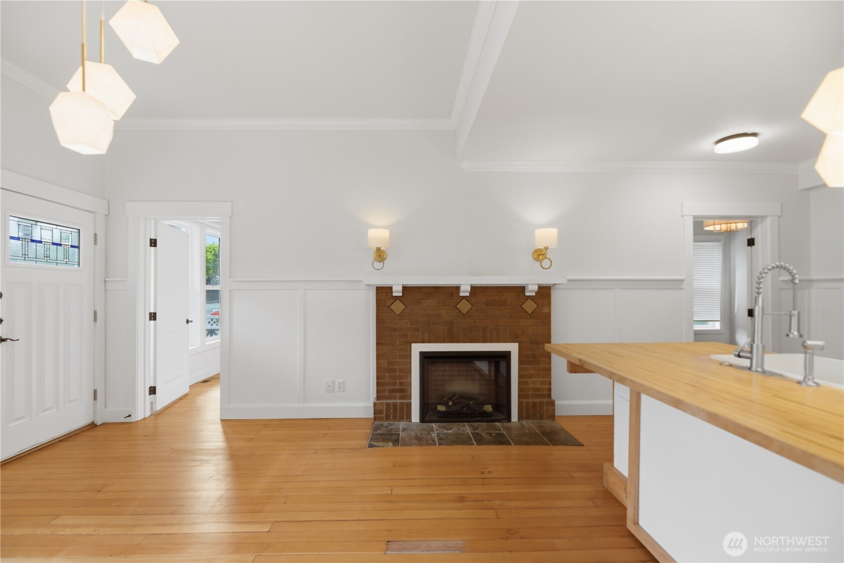 145 Park Avenue Property Photo 4
