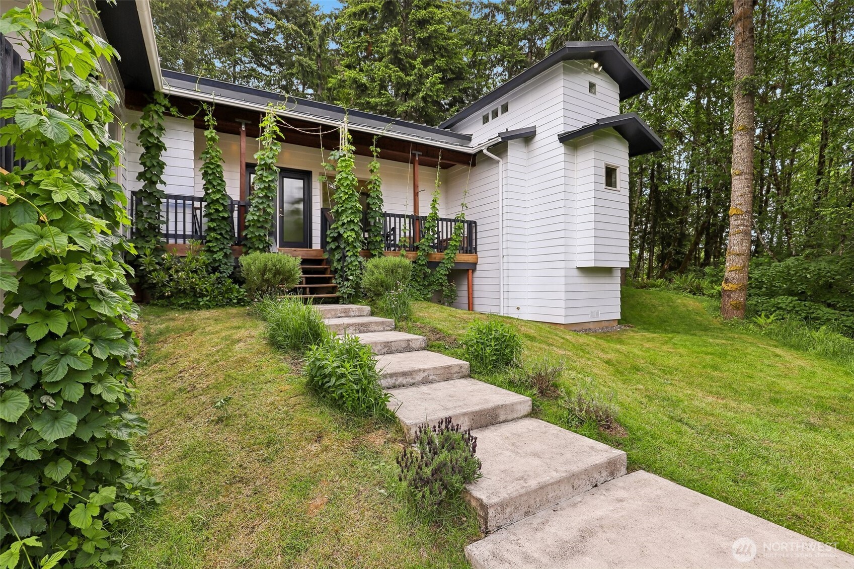 873 Mountain View Road Property Photo 3