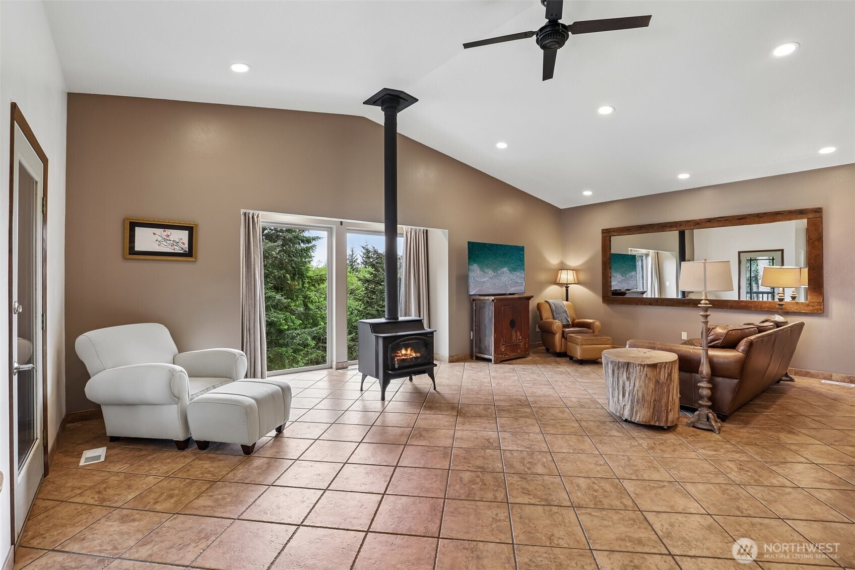 873 Mountain View Road Property Photo 8
