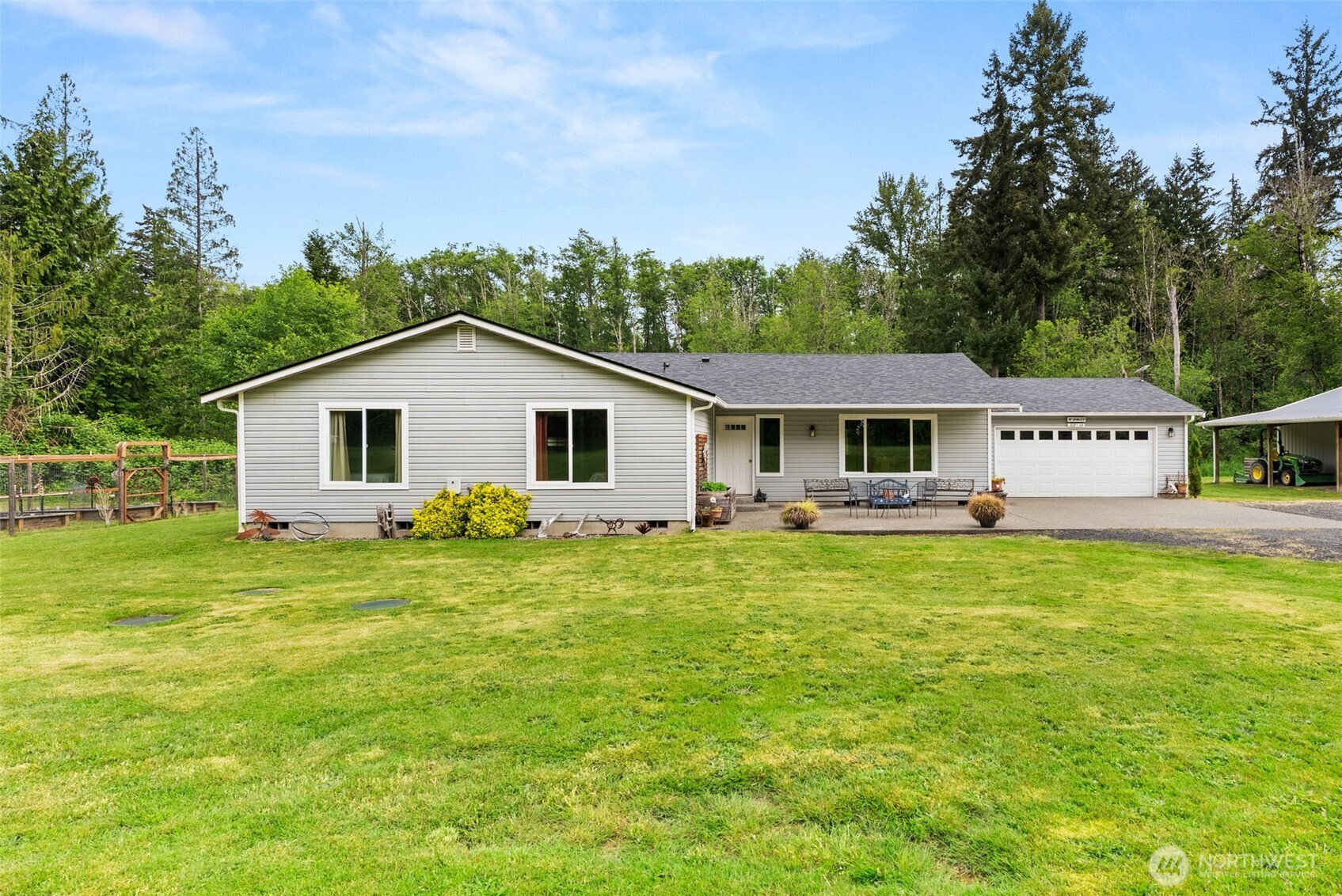 209 48 Haywire Road Property Photo 3