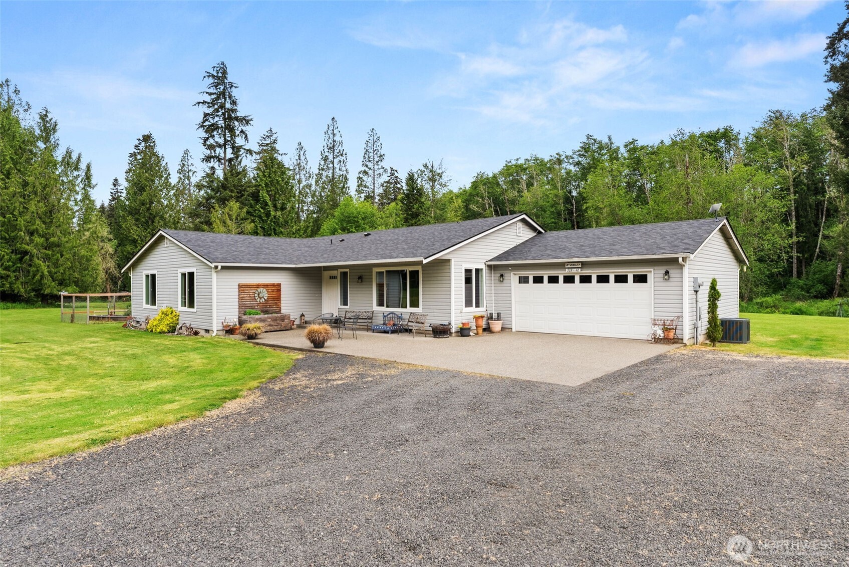 209 48 Haywire Road Property Photo 4