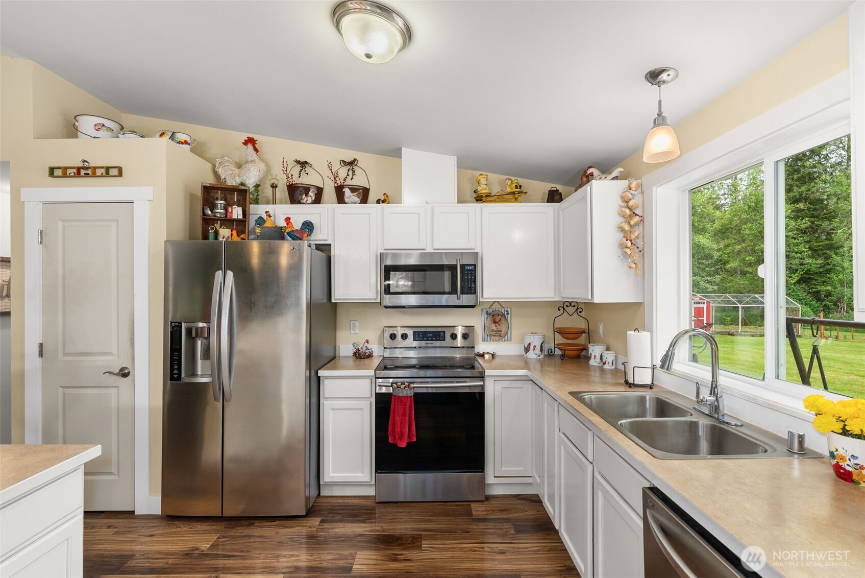 209 48 Haywire Road Property Photo 10
