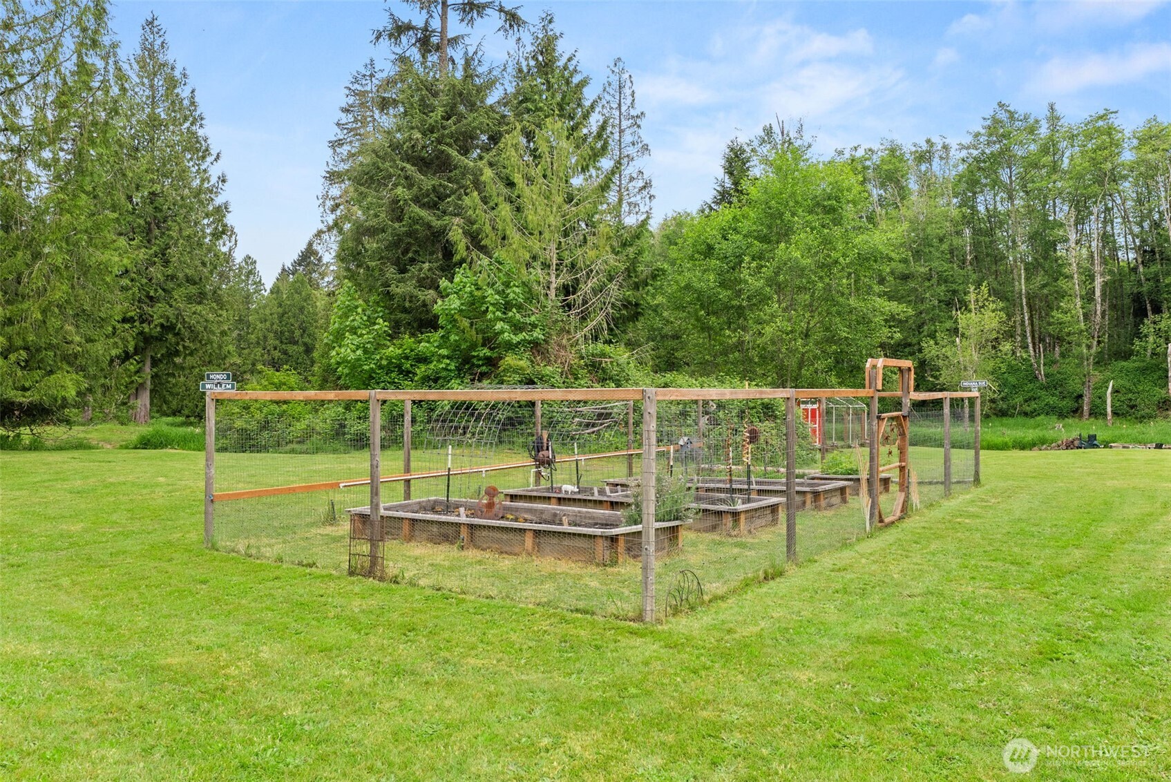 209 48 Haywire Road Property Photo 31