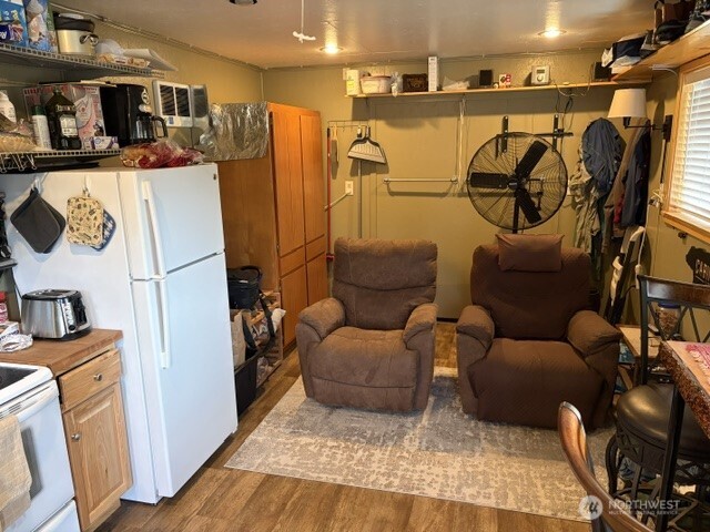 12328 Meacham Property Photo 5