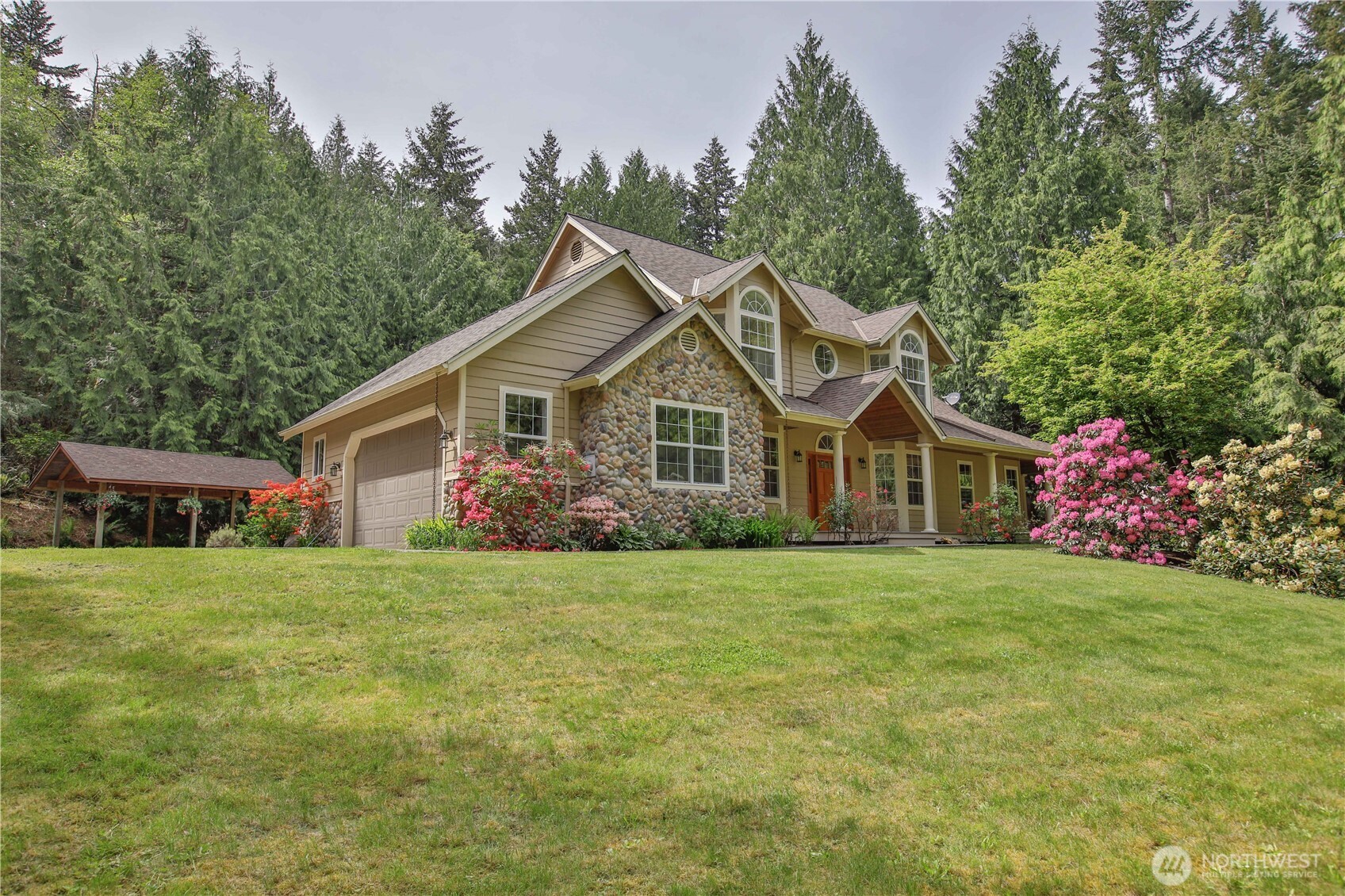 4896 Lucy Lane Property Photo 4