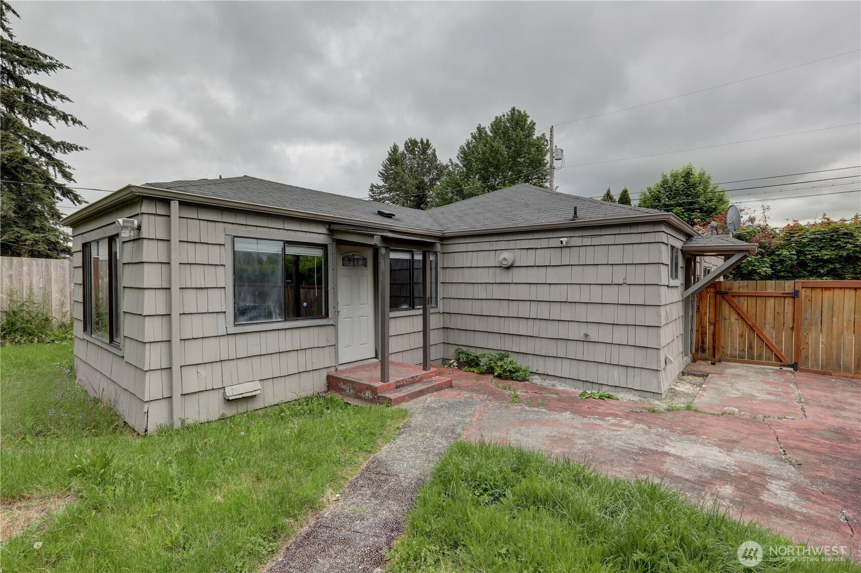 4609 S Thompson Avenue Property Photo 1