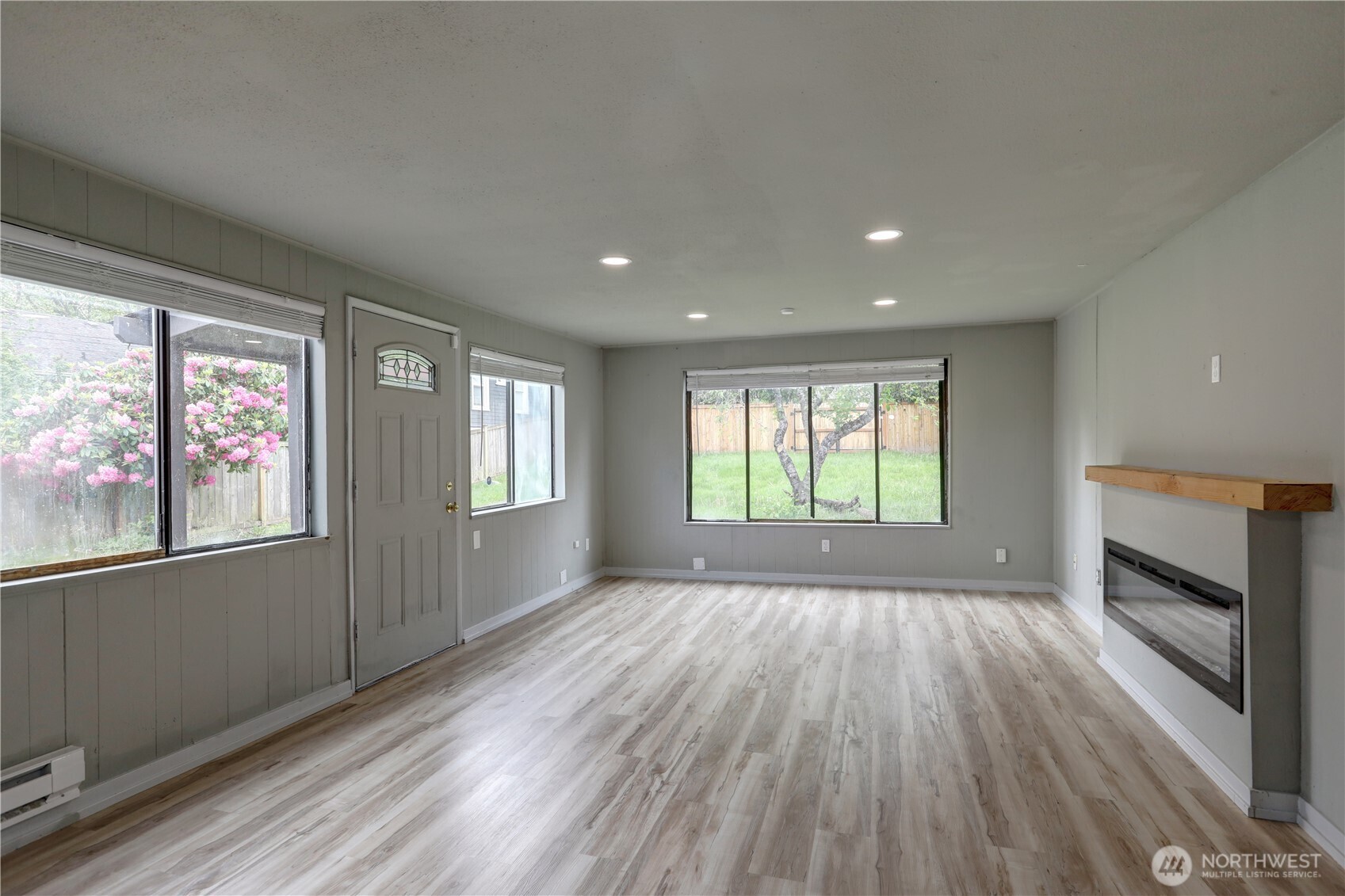 4609 S Thompson Avenue Property Photo 3