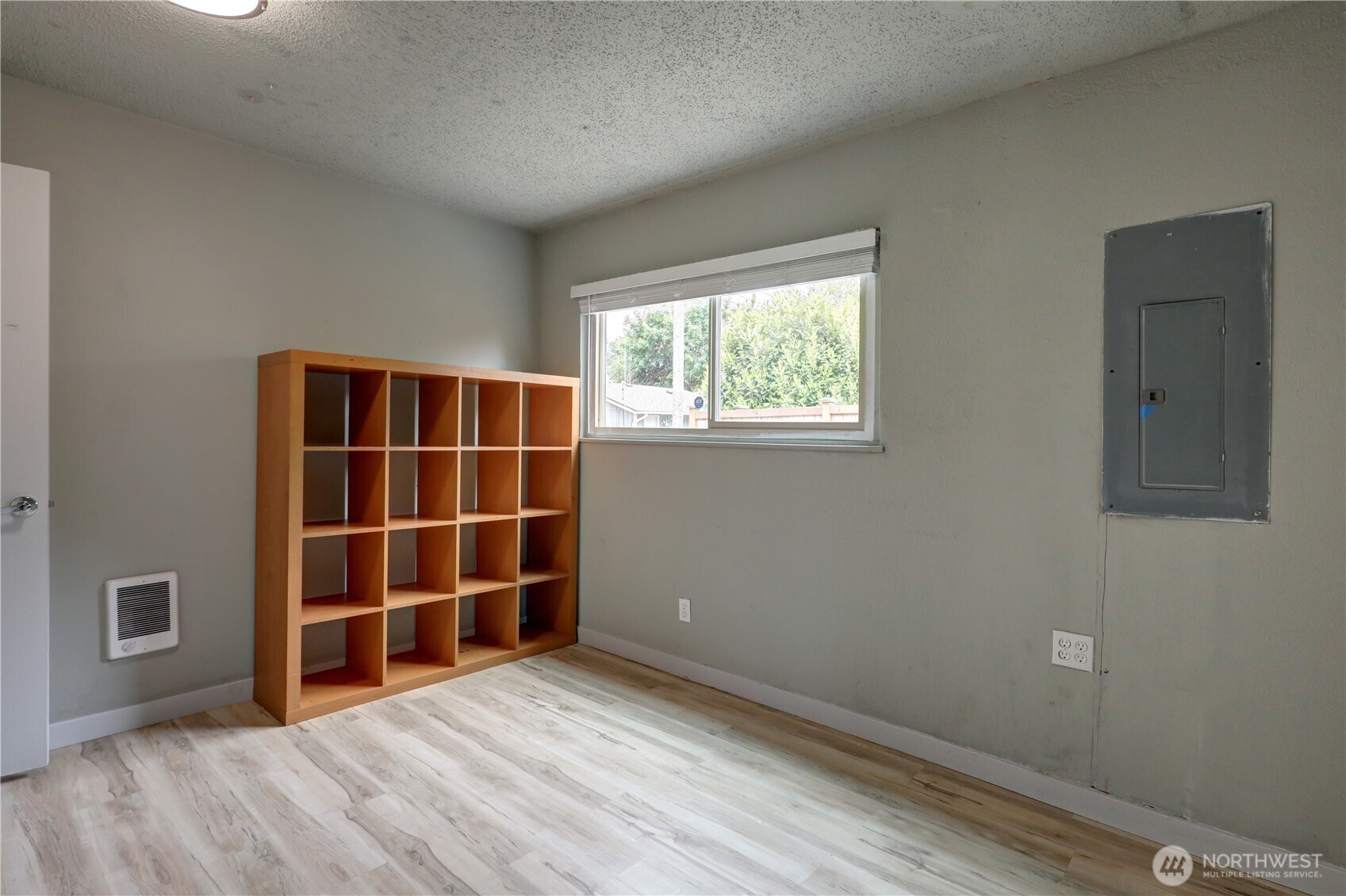 4609 S Thompson Avenue Property Photo 8