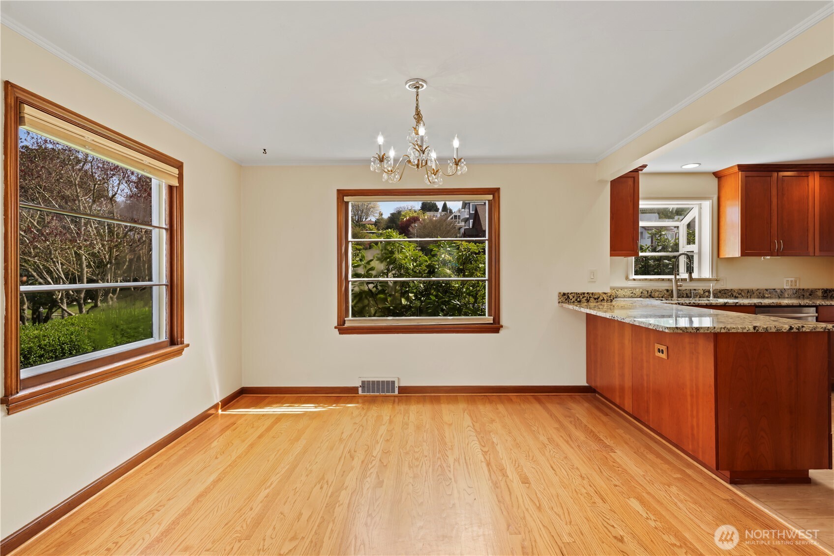 6901 40th Avenue Property Photo 11