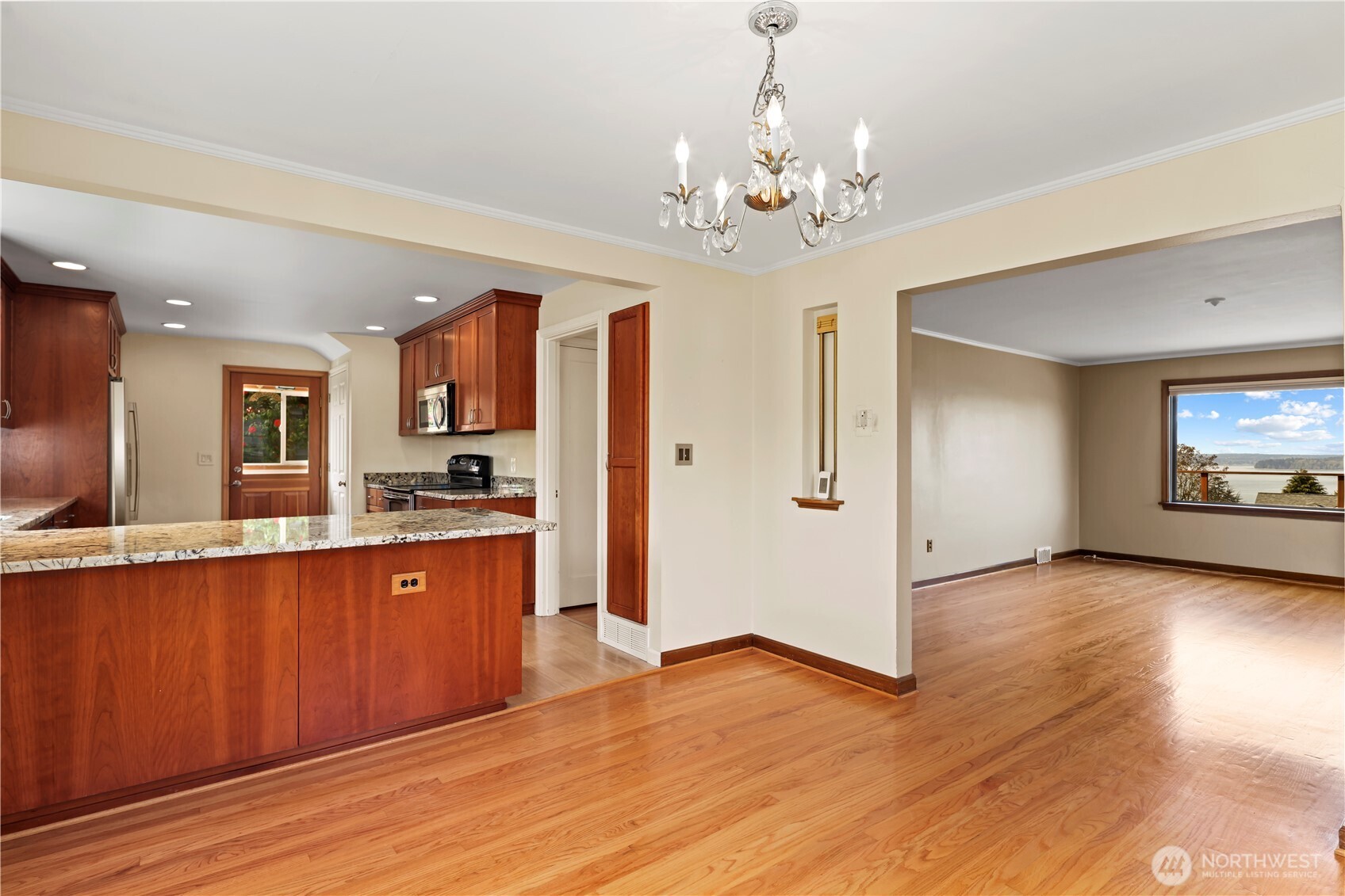 6901 40th Avenue Property Photo 13