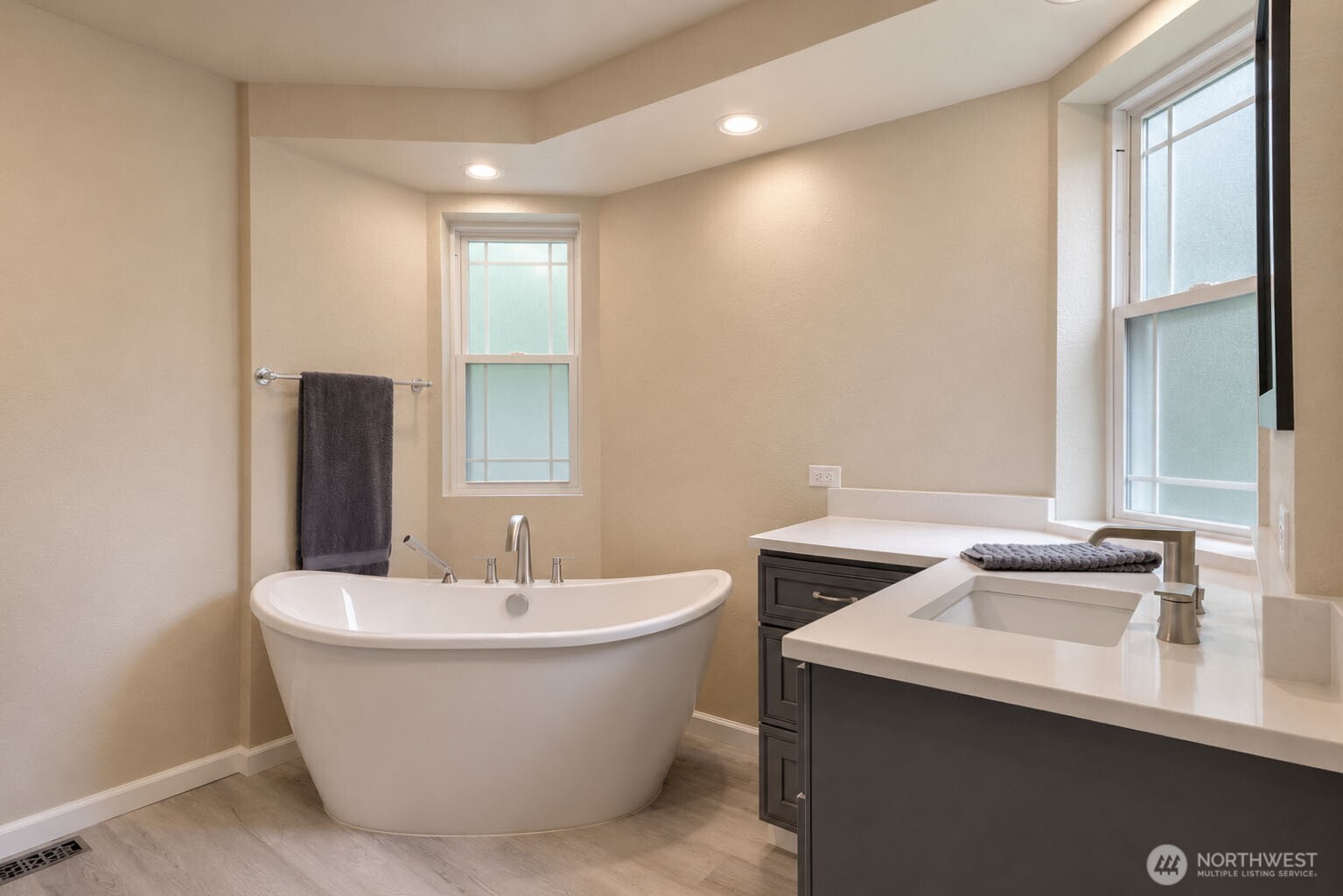 4411 35th Avenue Property Photo 18
