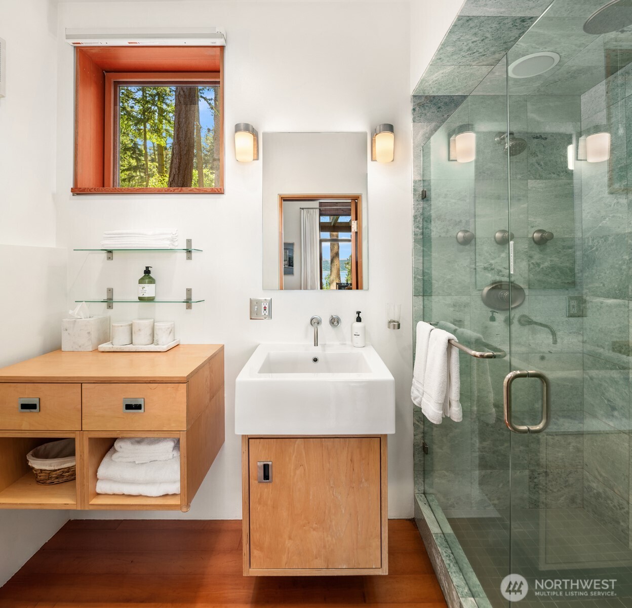 1035 Susan Street Property Photo 32