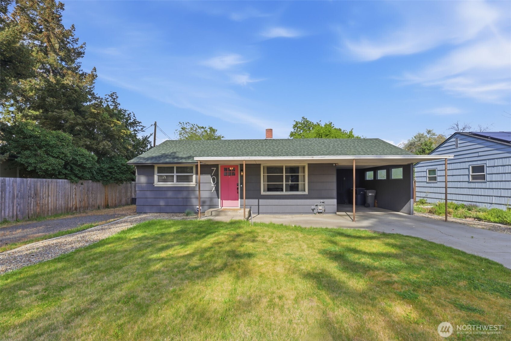 707 S Park Place Property Photo 1