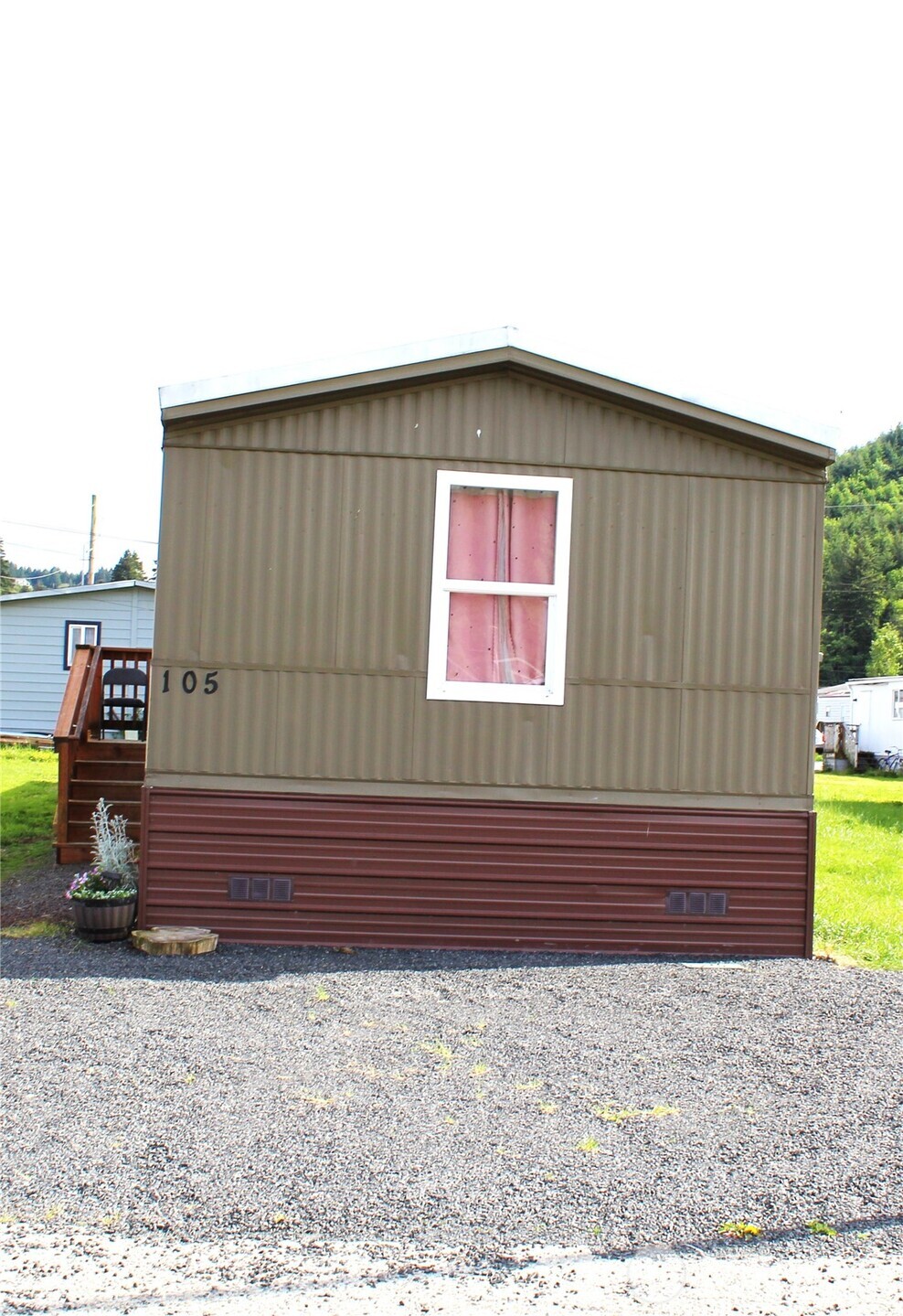 105 Mills Lane Property Photo 1