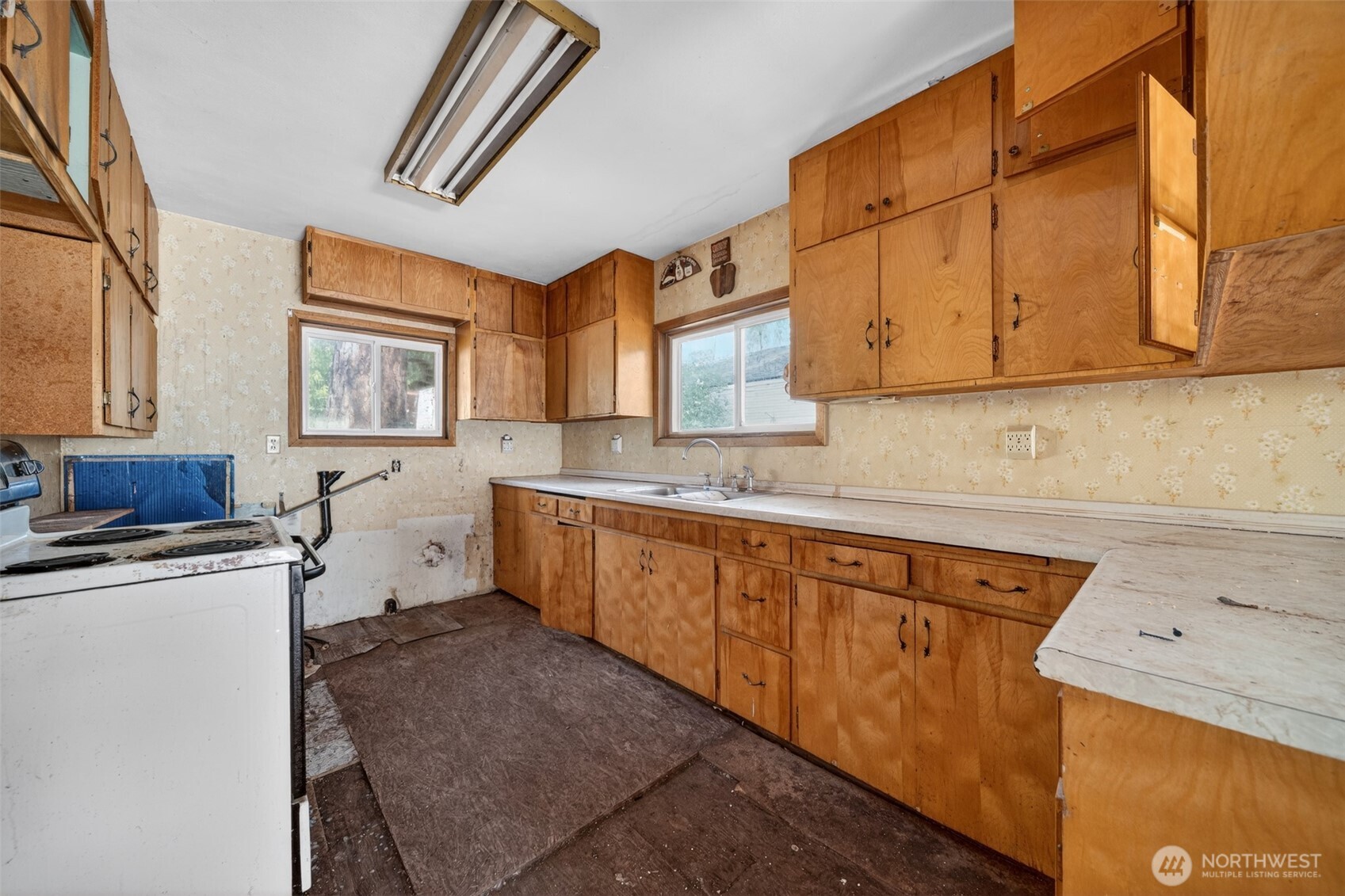 611 S Farr Rd Property Photo 8
