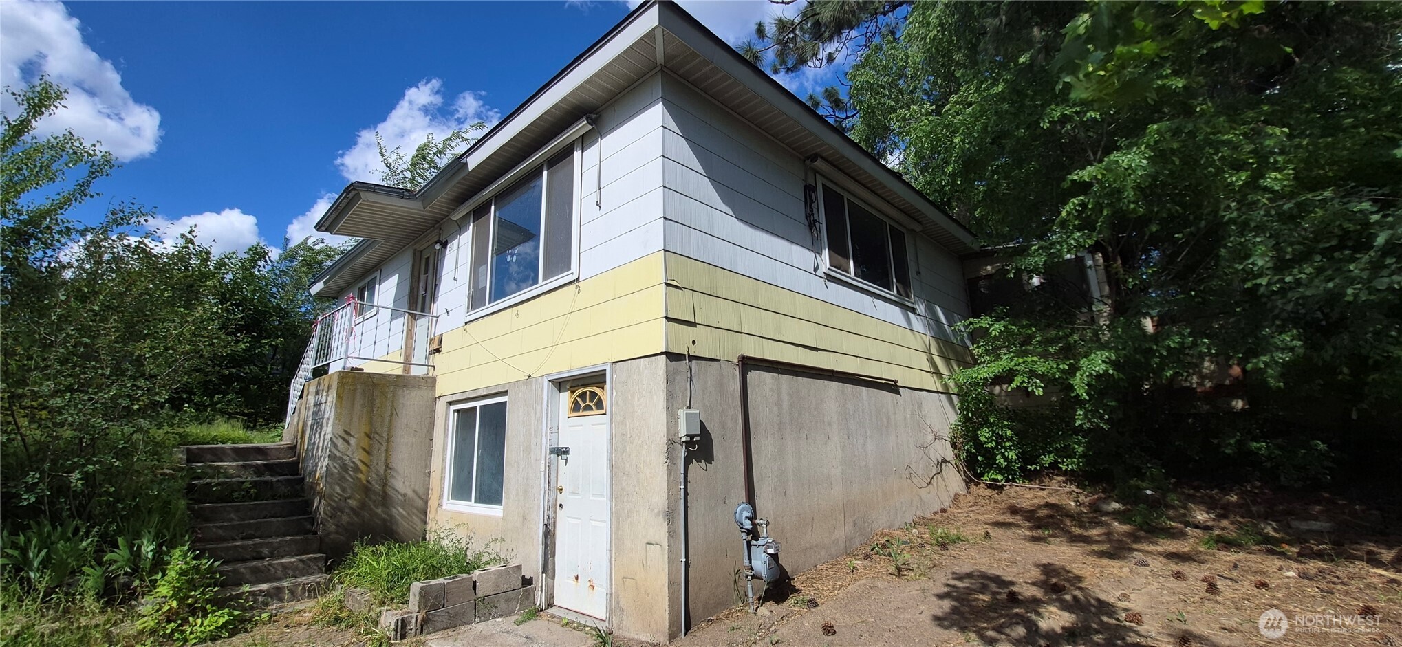611 S Farr Rd Property Photo 15
