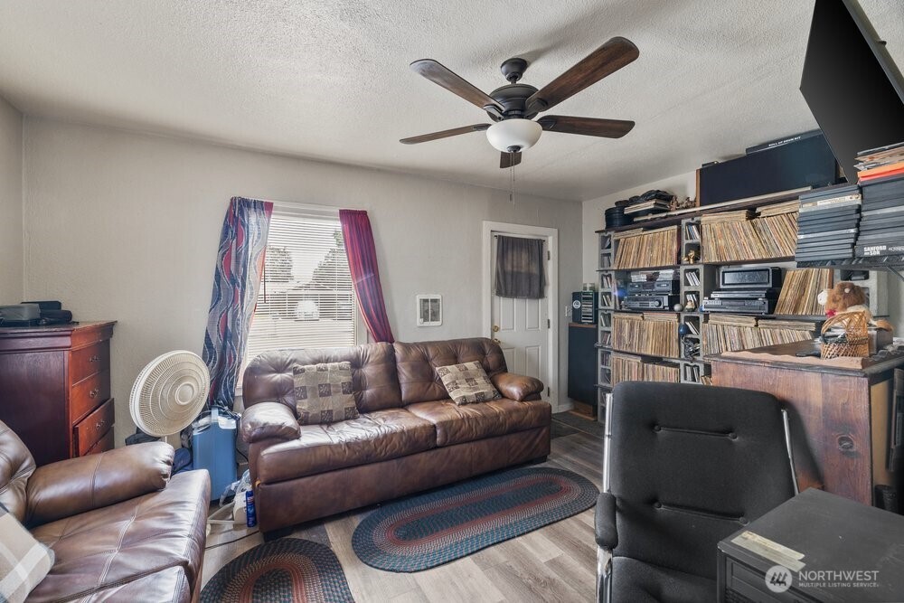 1311 W Mead Avenue Property Photo 3