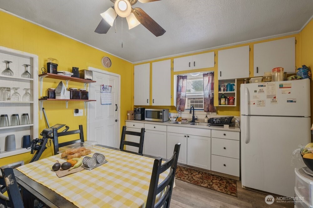 1311 W Mead Avenue Property Photo 5