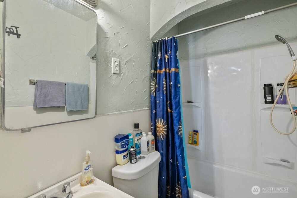 1311 W Mead Avenue Property Photo 9