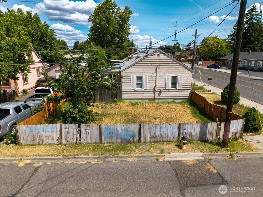 1311 W Mead Avenue Property Photo 15