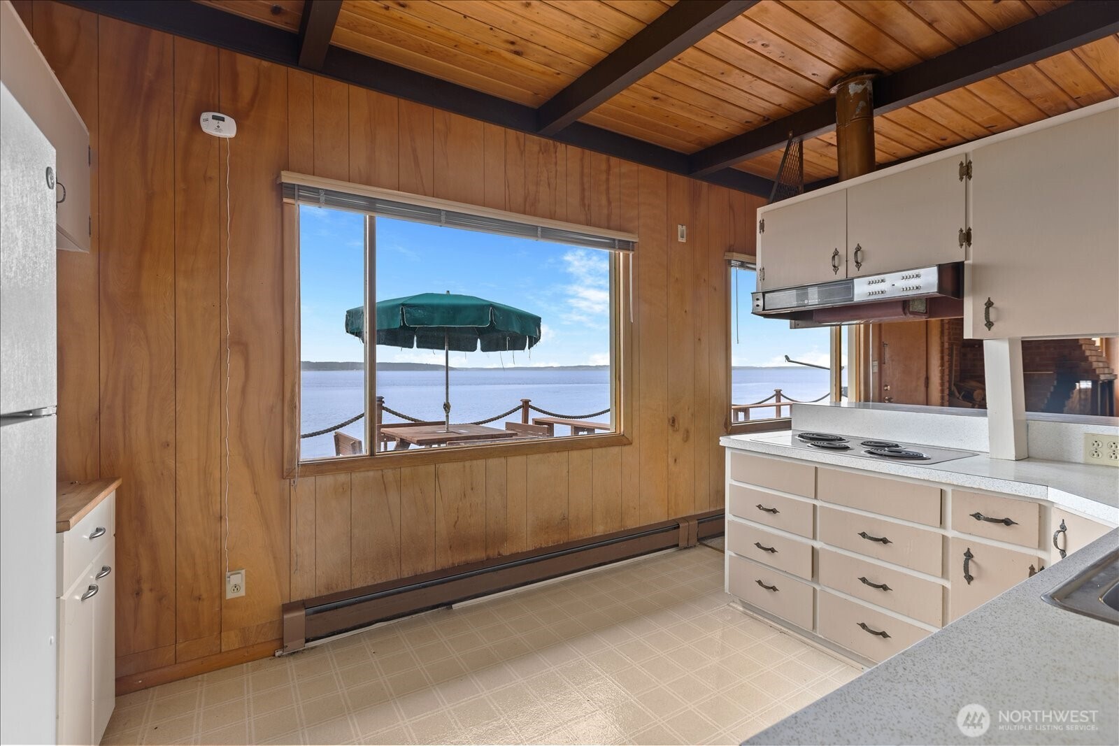 1085 Rockaway Lane Property Photo 4